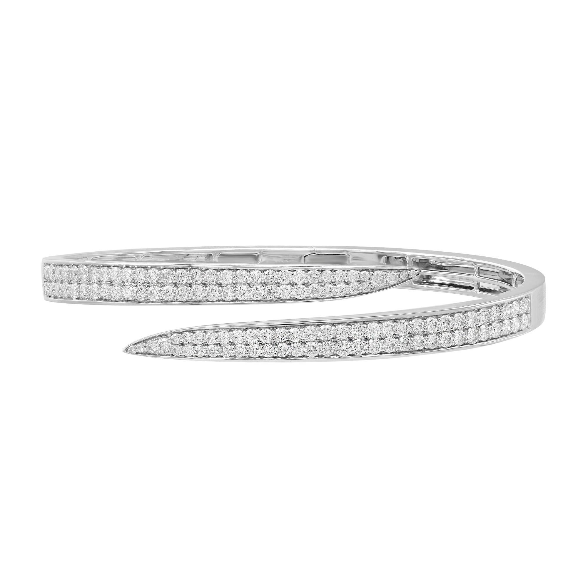 Rachel Koen Pave Set Round Cut Diamond Bangle Bracelet 18K White Gold 2.99cttw In New Condition For Sale In New York, NY