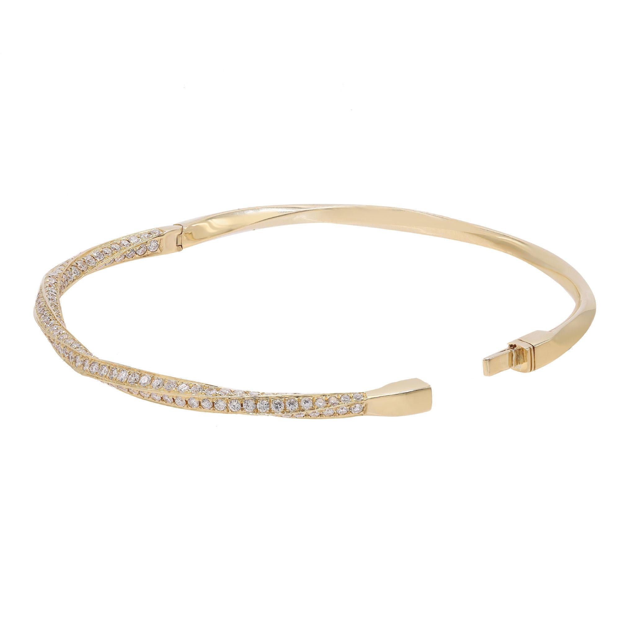Rachel Koen Pave Set Round Cut Diamond Bangle Bracelet 18k Yellow Gold 2.05Cttw In New Condition For Sale In New York, NY