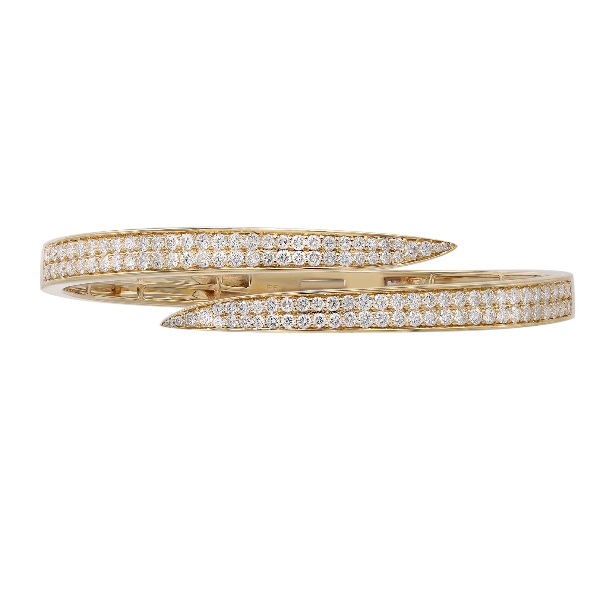 Rachel Koen Pave Set Round Cut Diamond Bangle Bracelet 18K Yellow Gold 2.83Cttw In New Condition For Sale In New York, NY