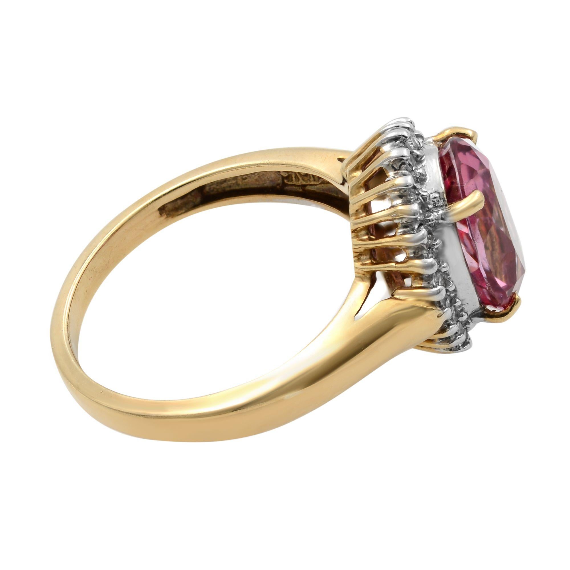 Taille ovale Rachel Koen Bague de fiançailles ovale en or jaune avec tourmaline rose et halo de diamants en vente