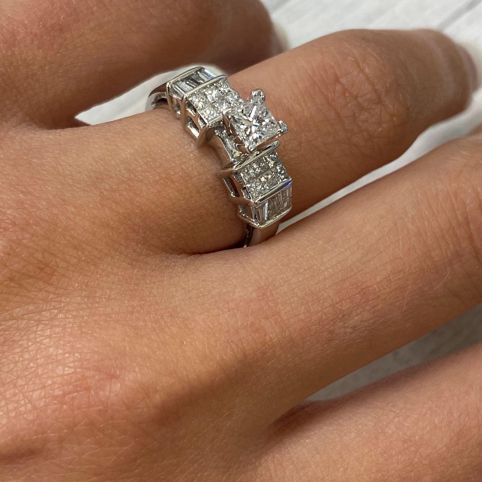 Rachel Koen Bague de fiançailles en or blanc 14 carats avec diamant taille princesse de 1,00 carat poids total Pour femmes en vente