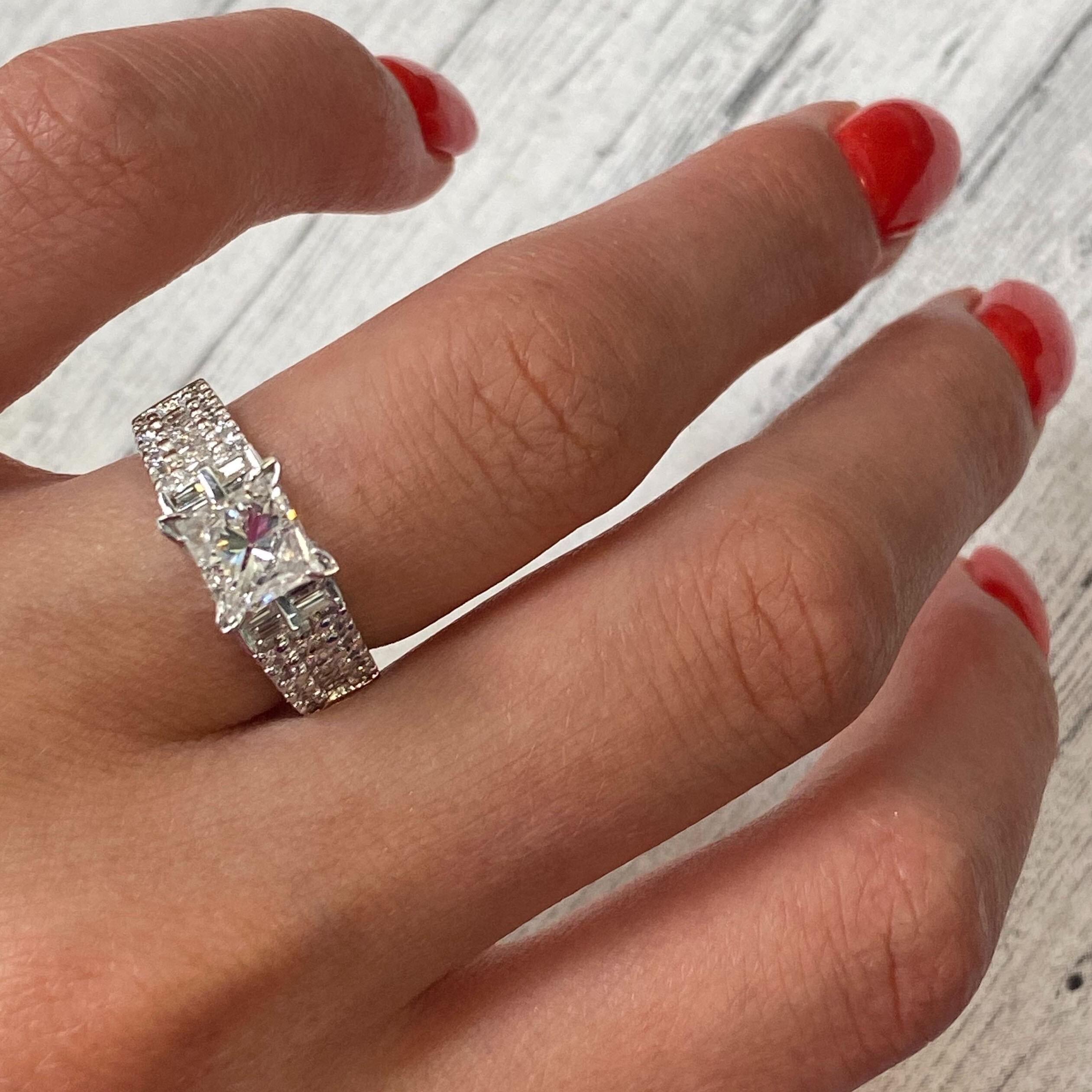 Rachel Koen Princess W/Baguette & Round Cut Diamonds Ring 18K White Gold 1.25cts In New Condition For Sale In New York, NY