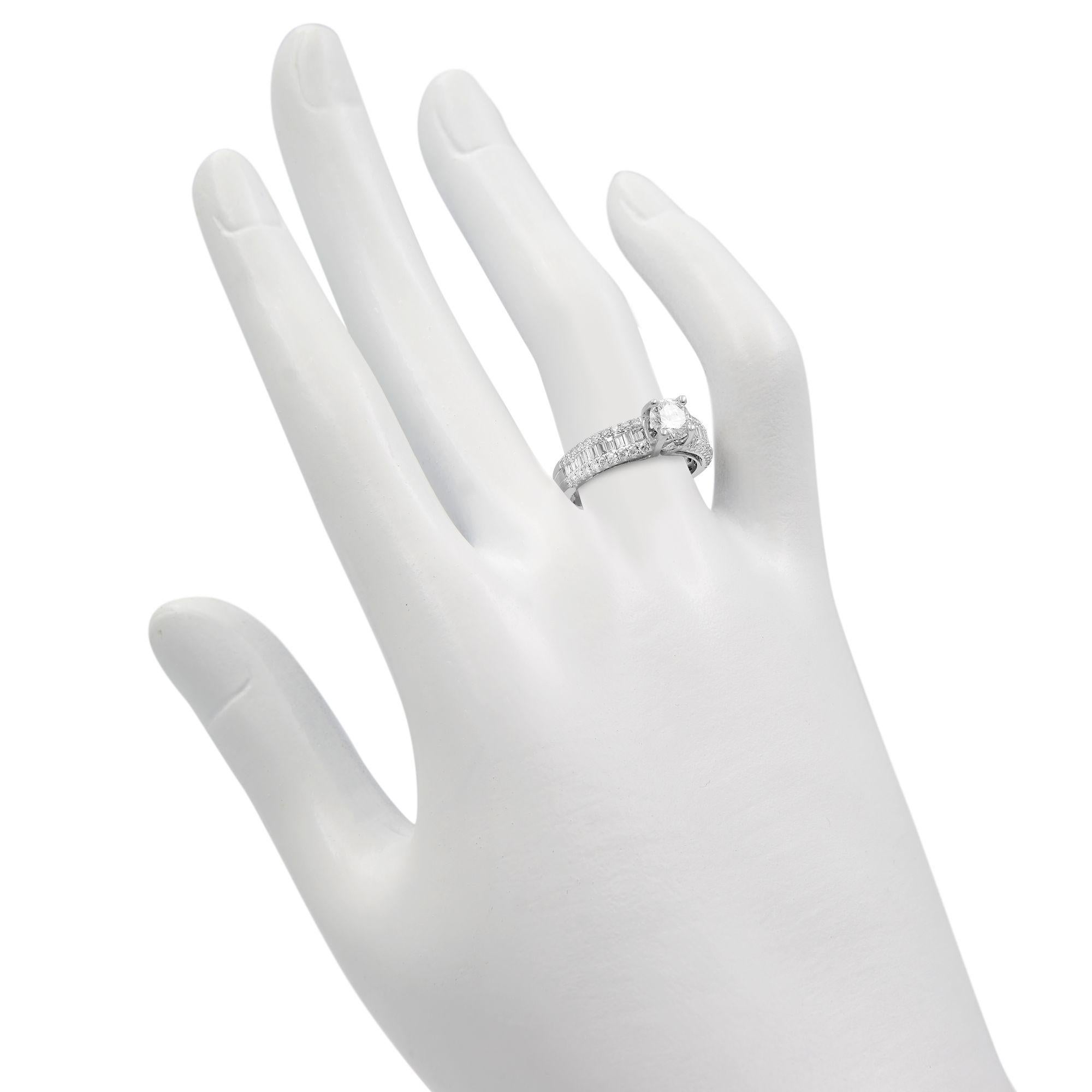 Donna Anello di fidanzamento Rachel Koen con taglio rotondo in oro bianco 18K 0,71cts in vendita