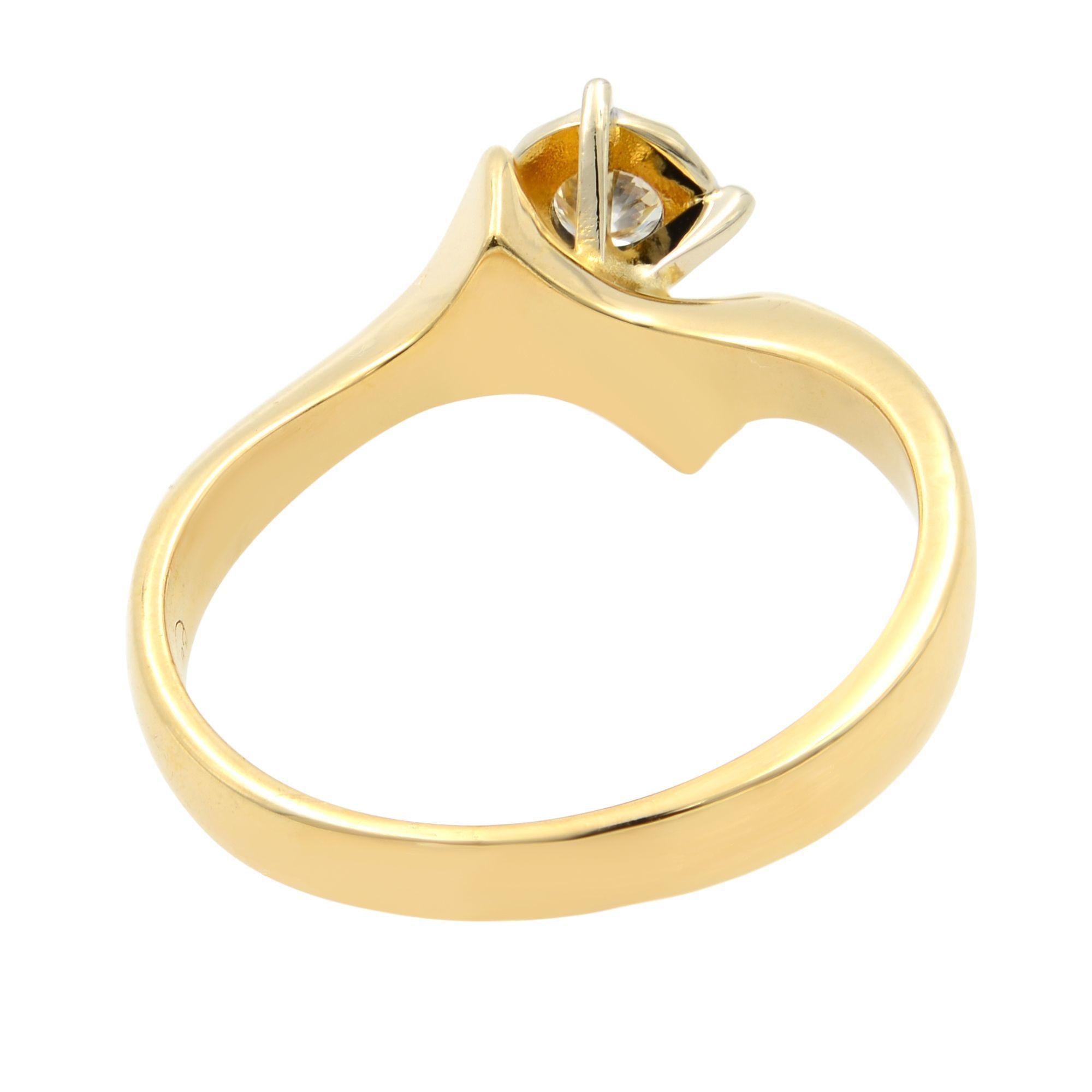Modern Rachel Koen Round Cut Small Diamond Engagement Ring 14K Yellow Gold 0.15cttw For Sale