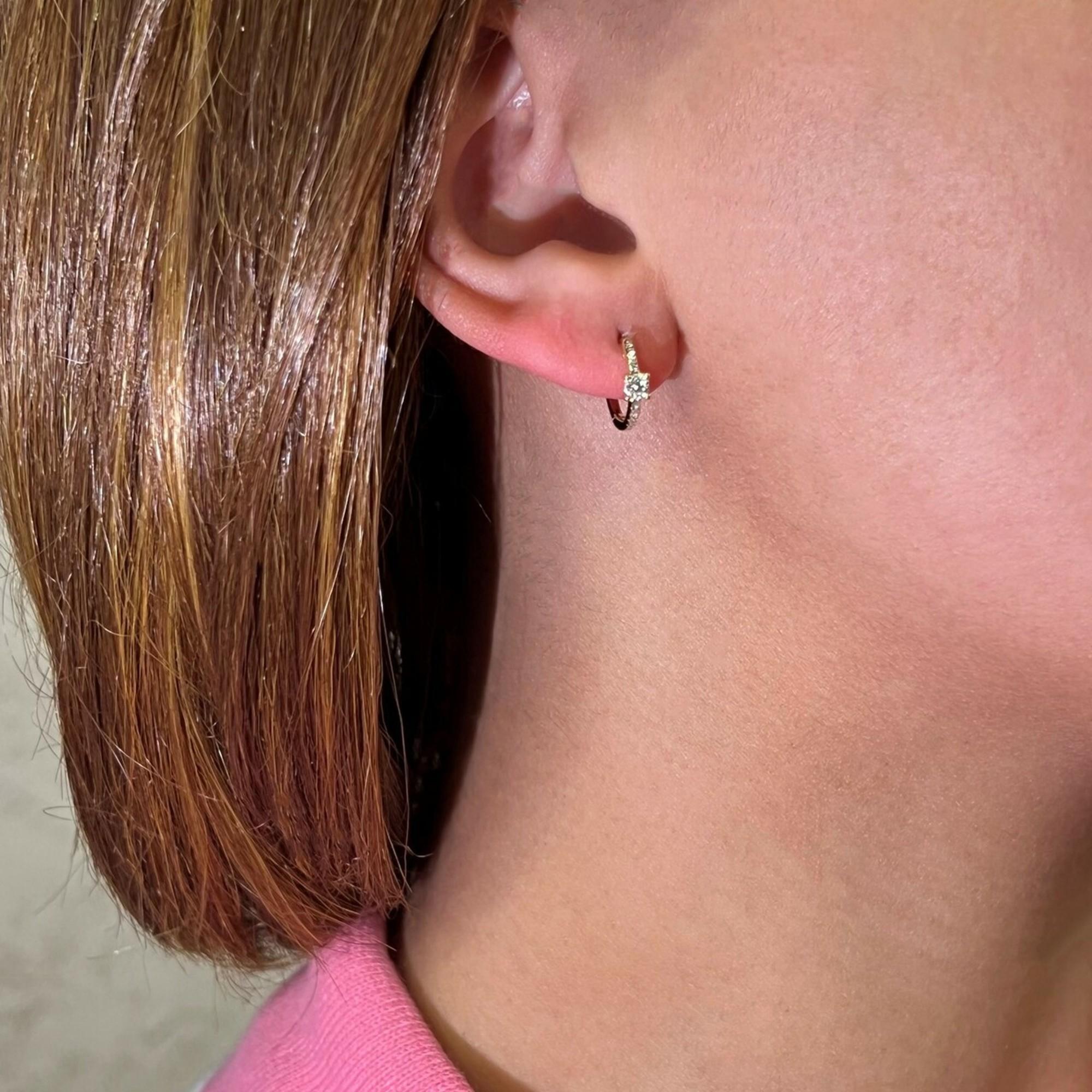 Rachel Koen Round Diamond Huggie Earrings 14K Yellow Gold 0.25cttw In New Condition For Sale In New York, NY