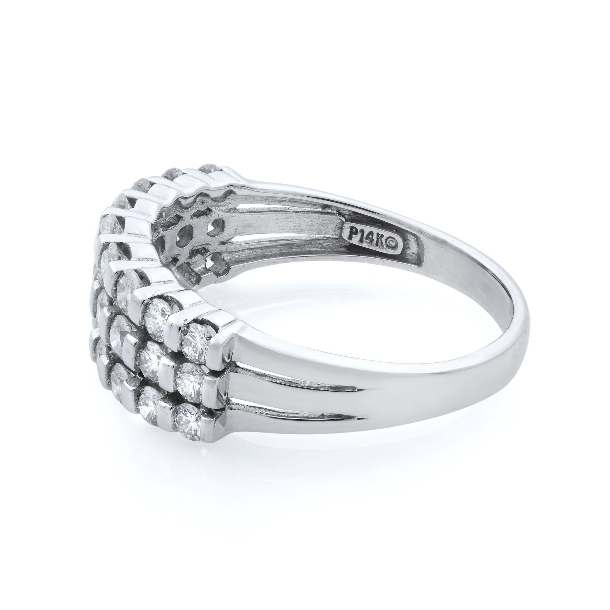 Rachel Koen Alianza de boda de tres filas de diamantes en oro blanco de 14 quilates 1,50 ct.t.w. Moderno en venta
