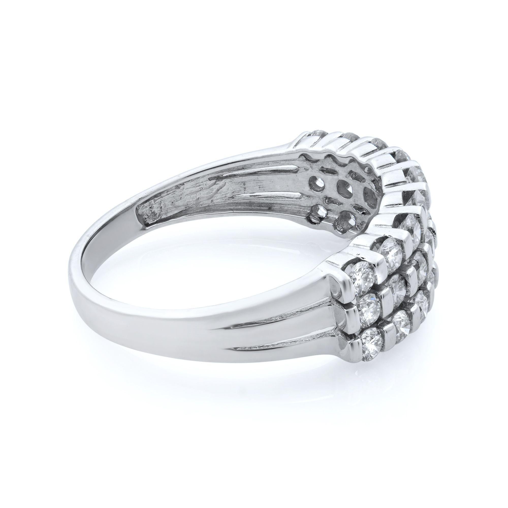 Rachel Koen Alianza de boda de tres filas de diamantes en oro blanco de 14 quilates 1,50 ct.t.w. Corte redondo en venta