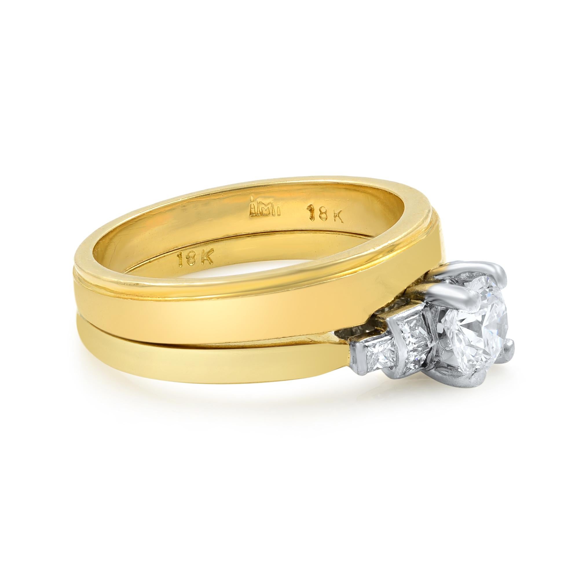 Este precioso conjunto de anillo de compromiso de diamantes retro vintage es perfecto para bodas o compromisos. El diamante de talla redonda engastado en el centro pesa aprox. 0,40 ct con color G-H y claridad VS-SI. Peso total del diamante: 0,45 ct.