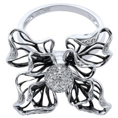 Rachel Koen Bague cocktail fleur vintage en or blanc 18 carats et diamants