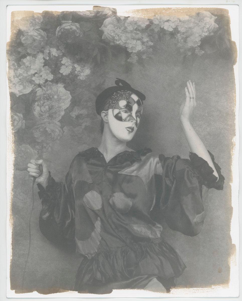 Rachel Louise Brown Still-Life Photograph – Salty Clowns, Ohne Titel 1 – Porträtfotografie, Stilllebenfotografie