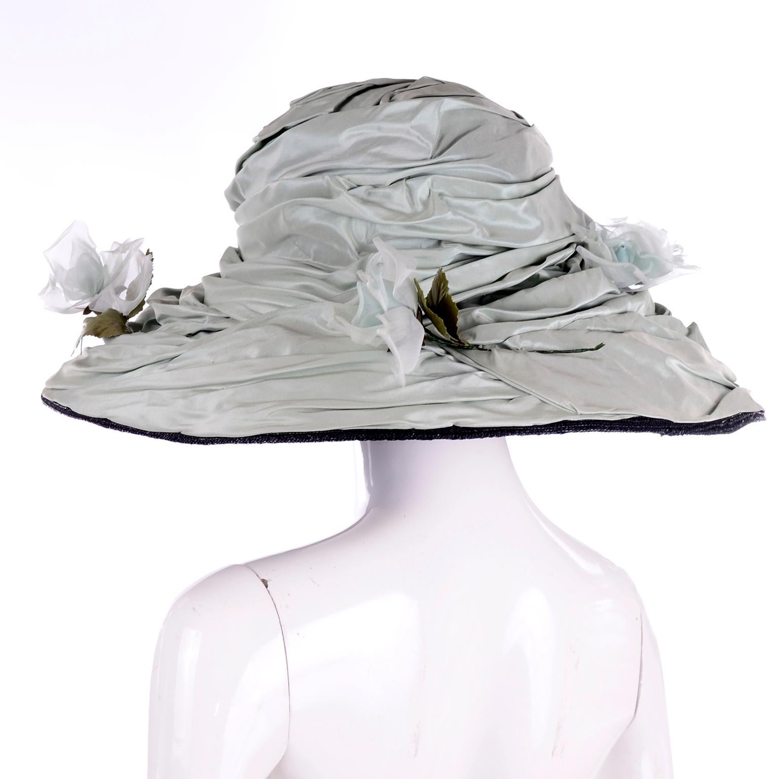 Rachel Trevor Morgan London - Chapeau en soie vert sauge à large bord et fleurs Pour femmes en vente