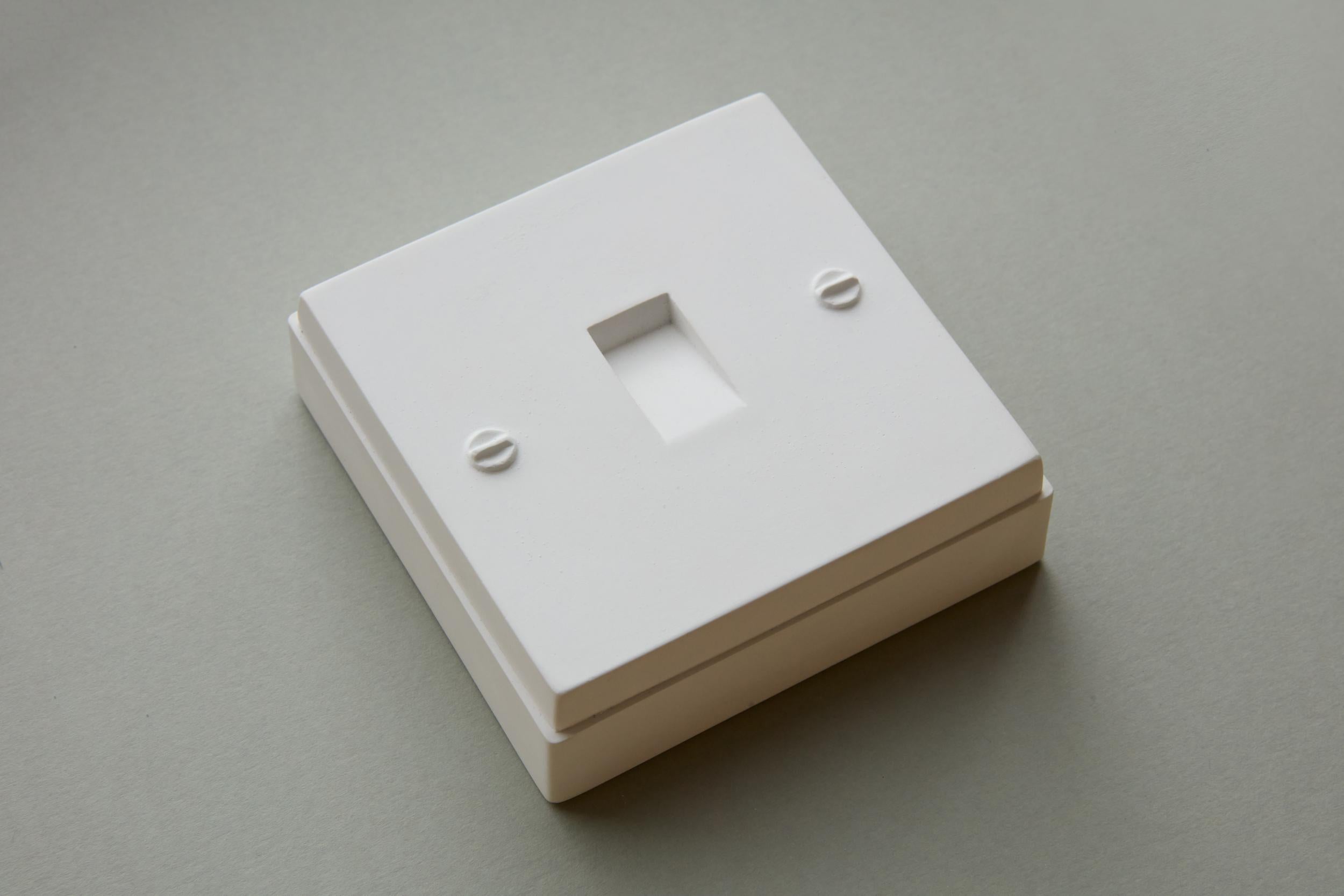 Abstract Sculpture Rachel Whiteread - Switch [for Parkett 42] -- Plâtre, Multiple, Everyday Objects par Whiteread