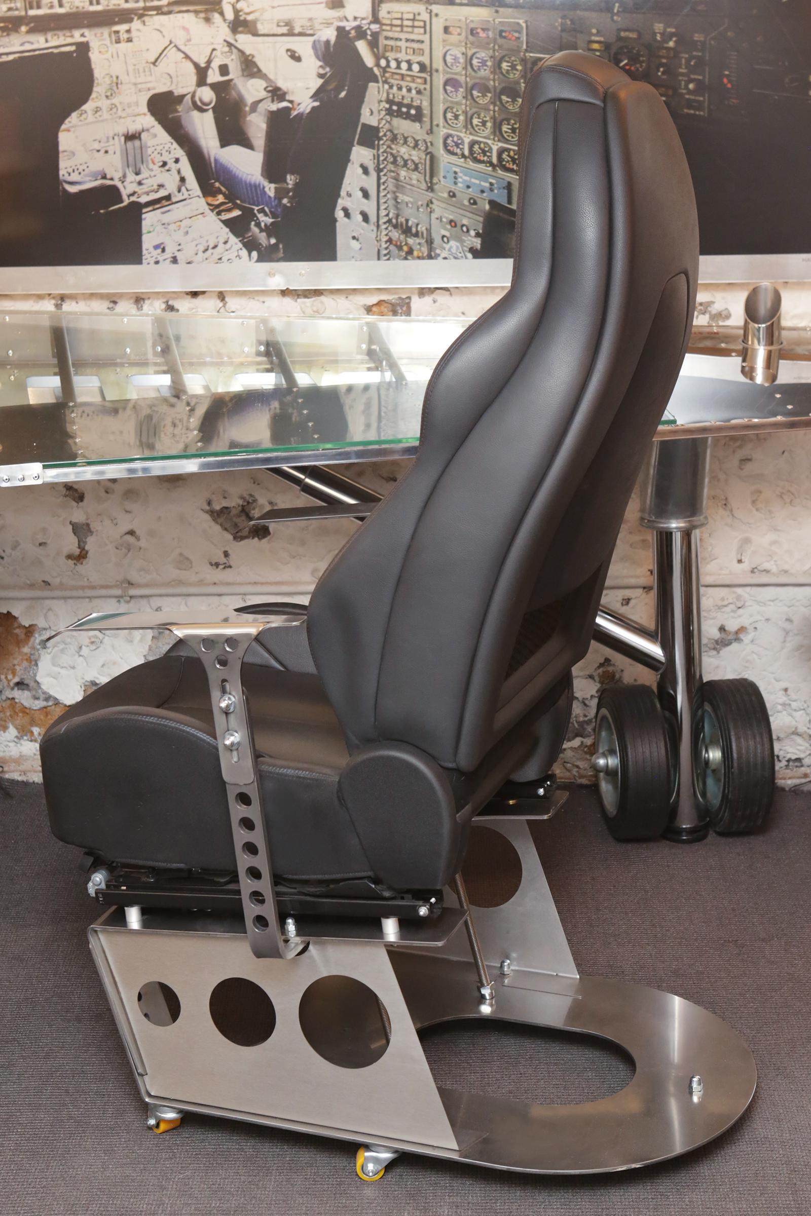 Racing Pilot Armchair In New Condition In Paris, FR