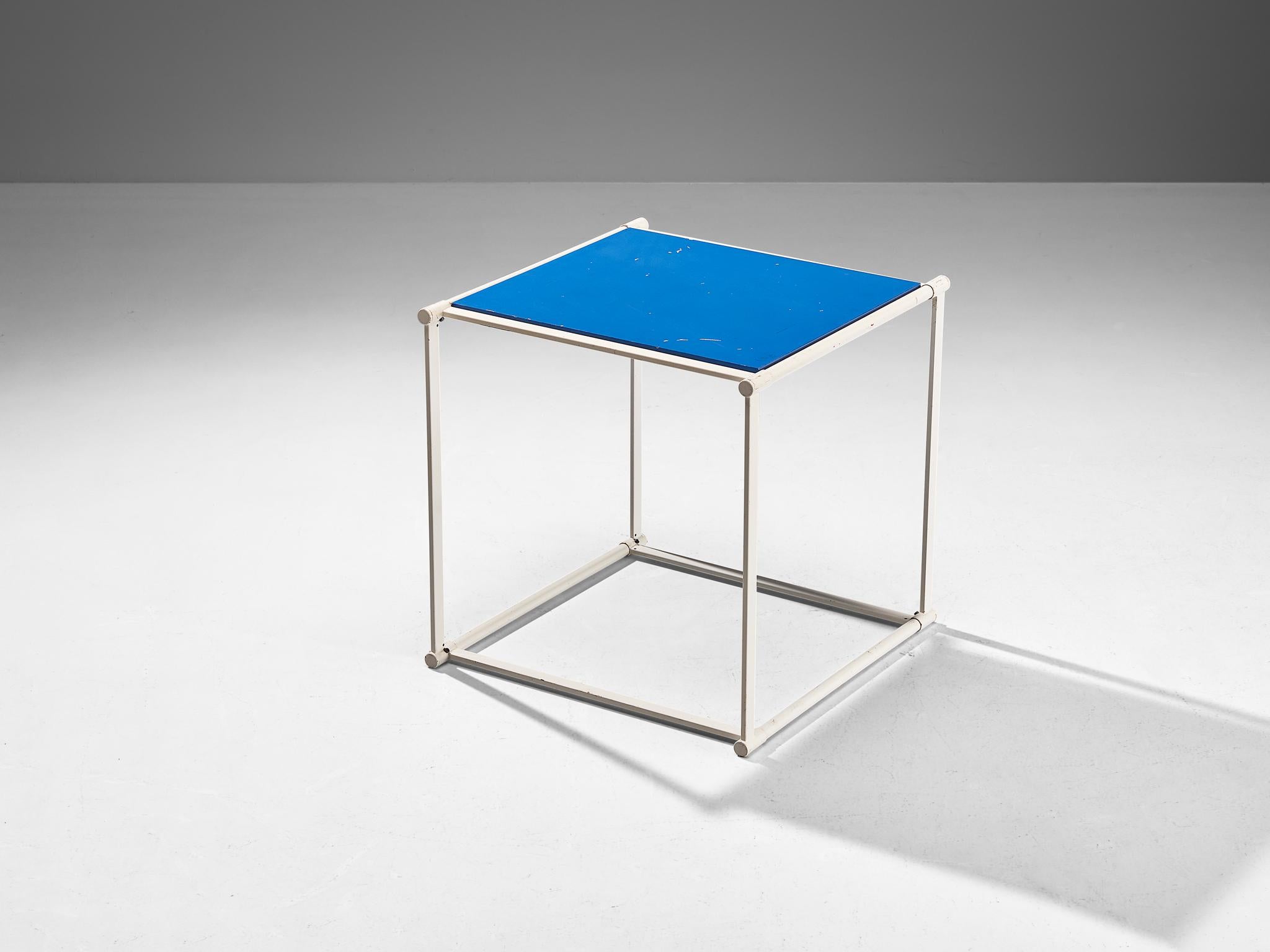 Radboud van Beekum for Pastoe, side table, model TM61, lacquered wood, lacquered steel, The Netherlands, 1980

This streamlined modern coffee table is designed by Dutch designer Radboud van Beekum for Pastoe. The square top is executed in blue