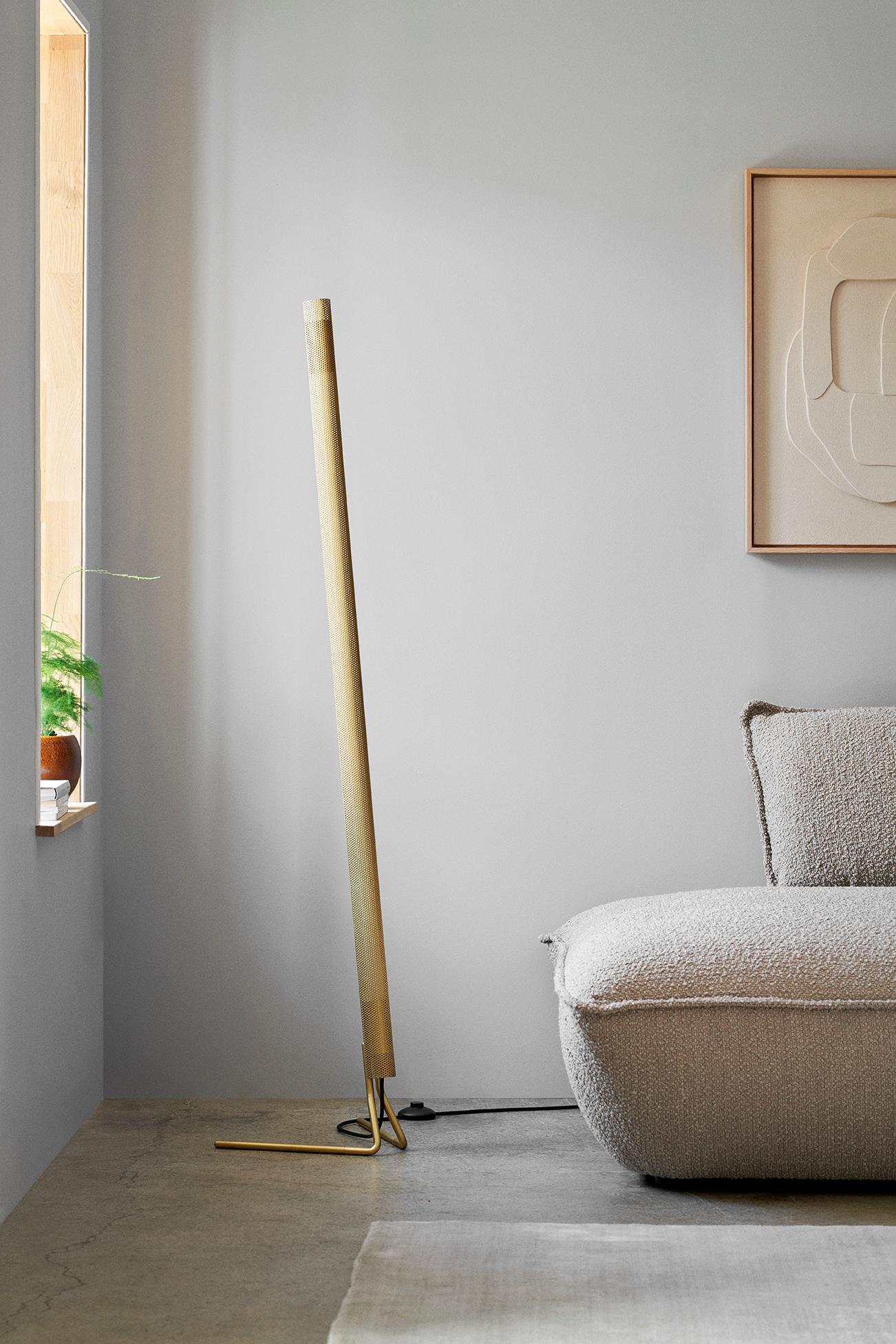 Radent Floor Lamp in Brass, by NUAD In New Condition For Sale In Tureby, DK