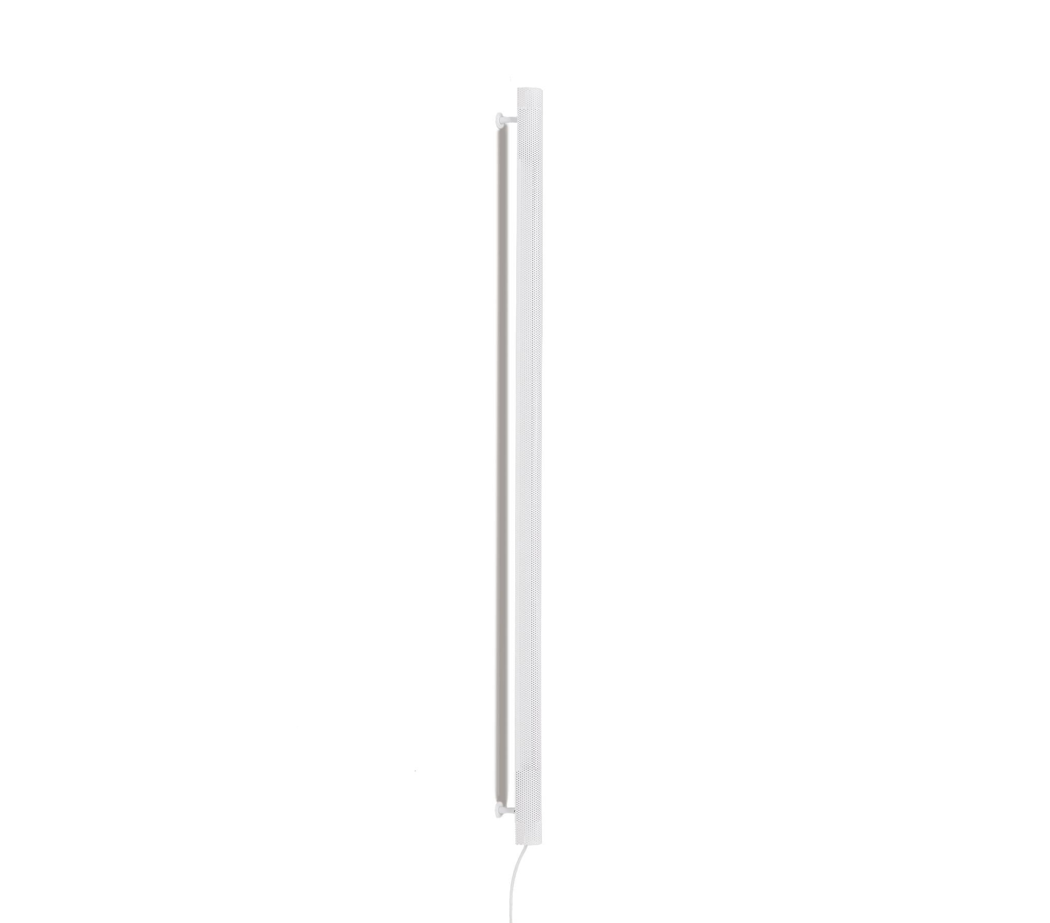 Radent wall lamp is based on a standard LED light and is a slim radiant linear wall lamp. The Radent Wall Lamp is available in two sizes with a black, white or brass finish. Measure: 1350 mm.