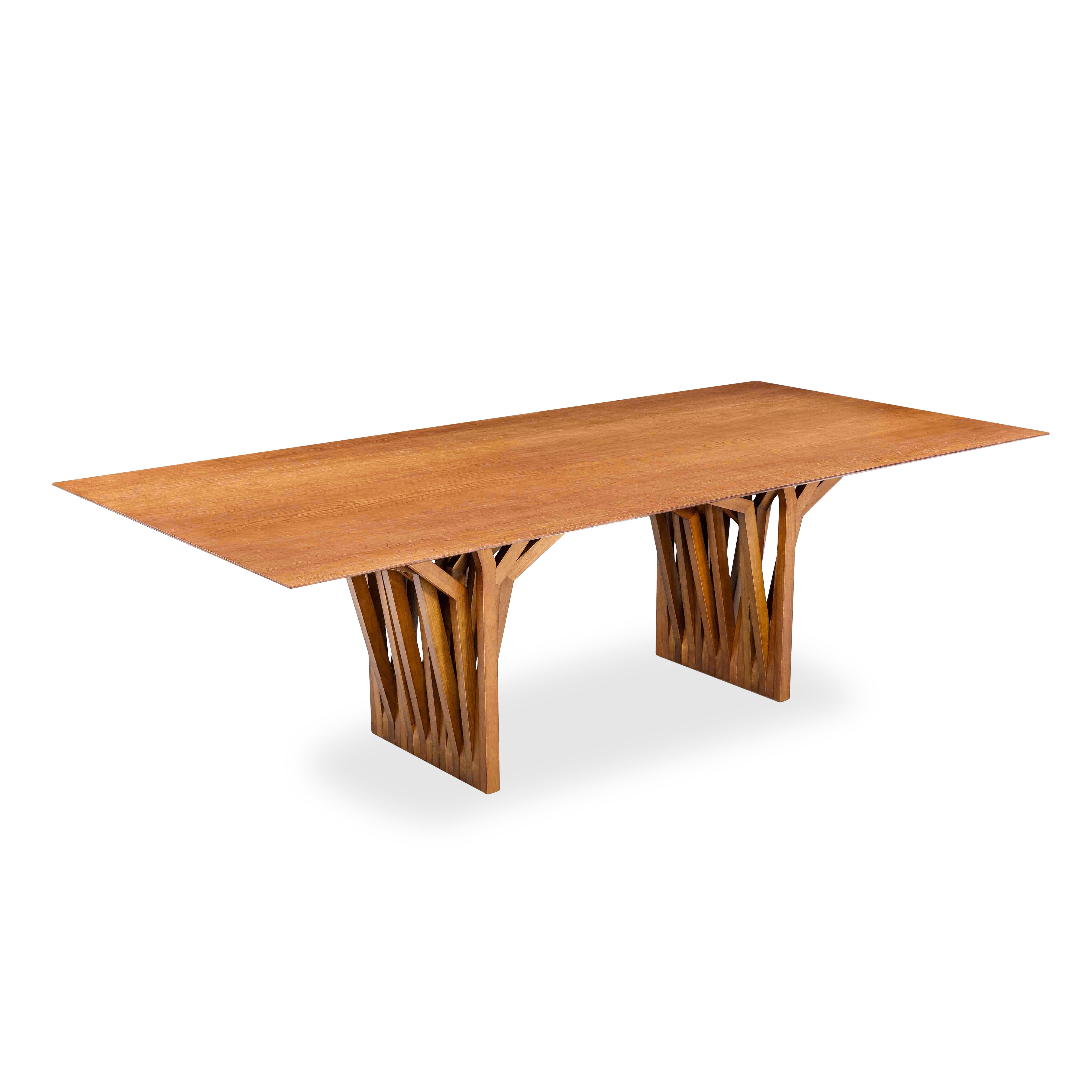 Brésilien Table de salle à manger Oak avec plateau plaqué en chêne amande 98''. en vente