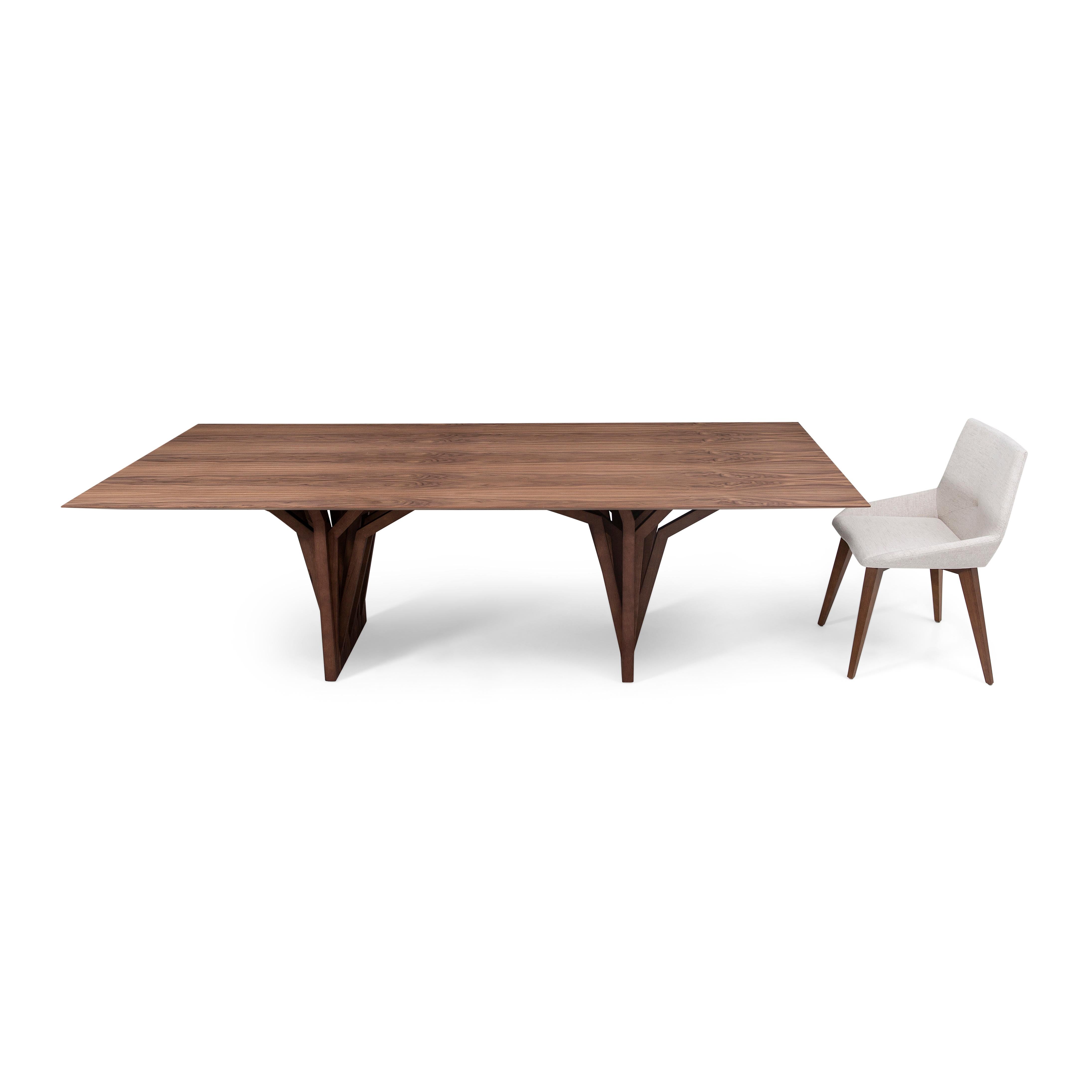 XXIe siècle et contemporain Table de salle à manger Radi avec plateau plaqué en bois de noyer 118''. en vente