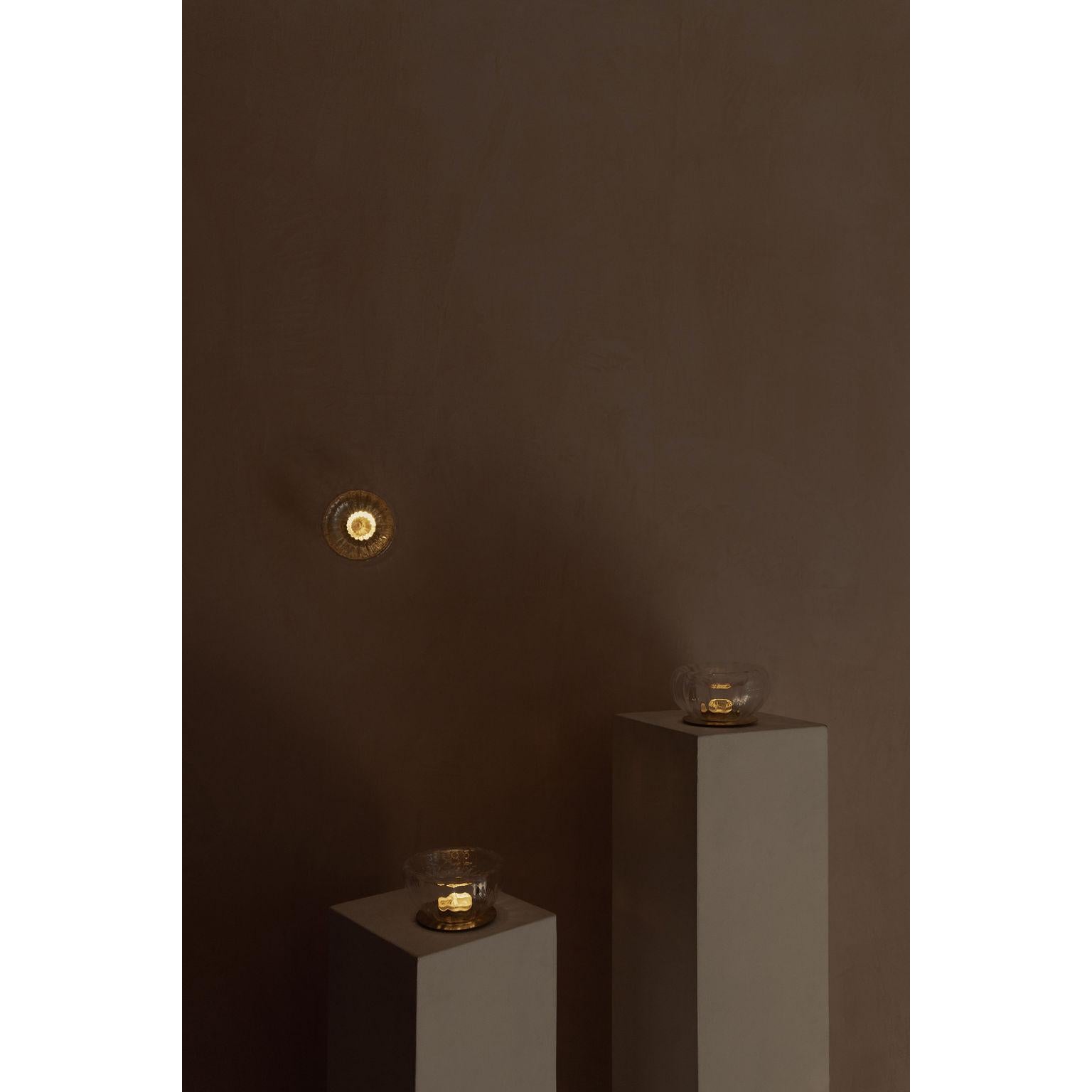 Aplique de pared Radial de latón envejecido y cristal soplado a mano by Nuumbra en venta 2