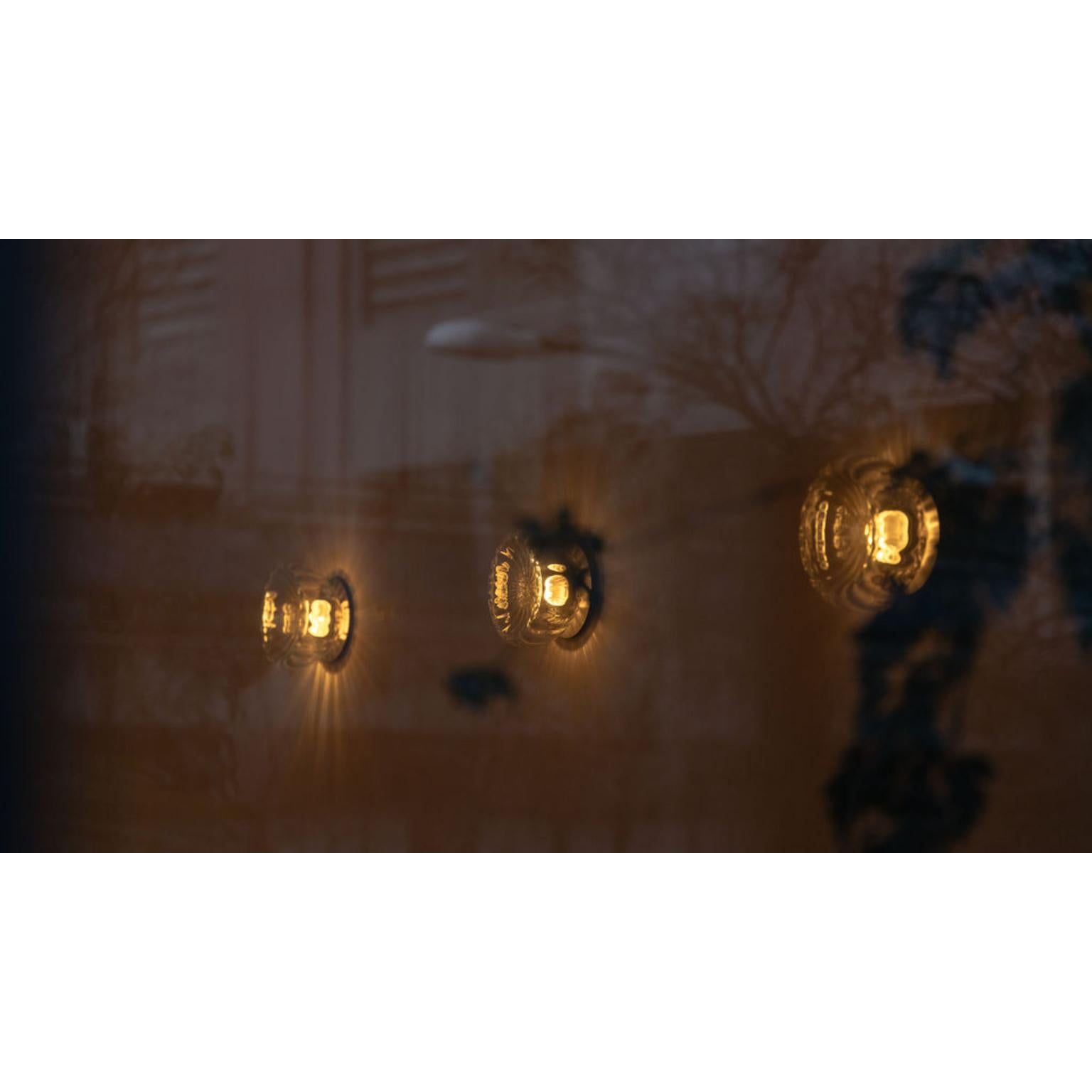 Aplique de pared Radial de latón envejecido y cristal soplado a mano by Nuumbra en venta 3