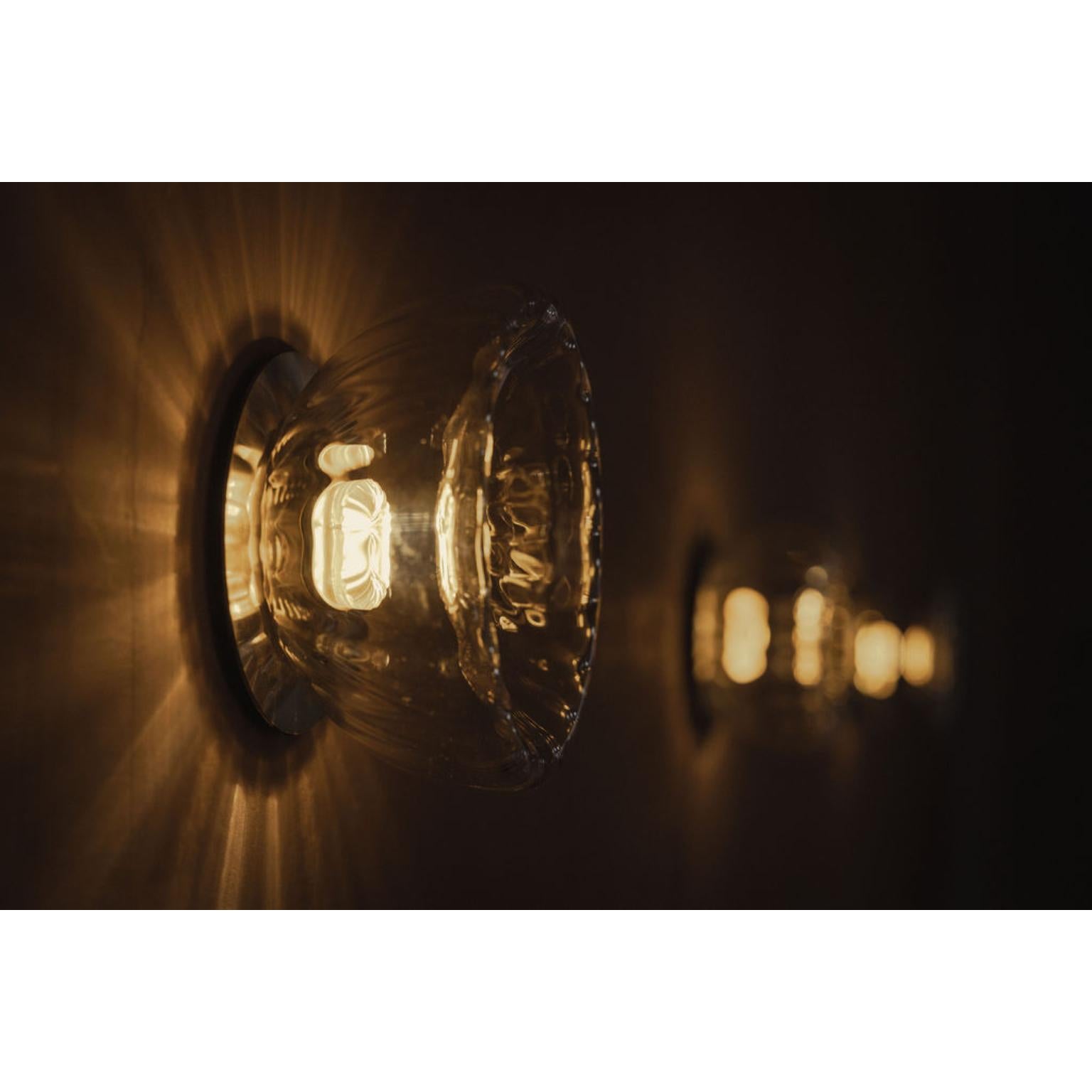 Aplique de pared Radial de latón envejecido y cristal soplado a mano by Nuumbra Mexicano en venta