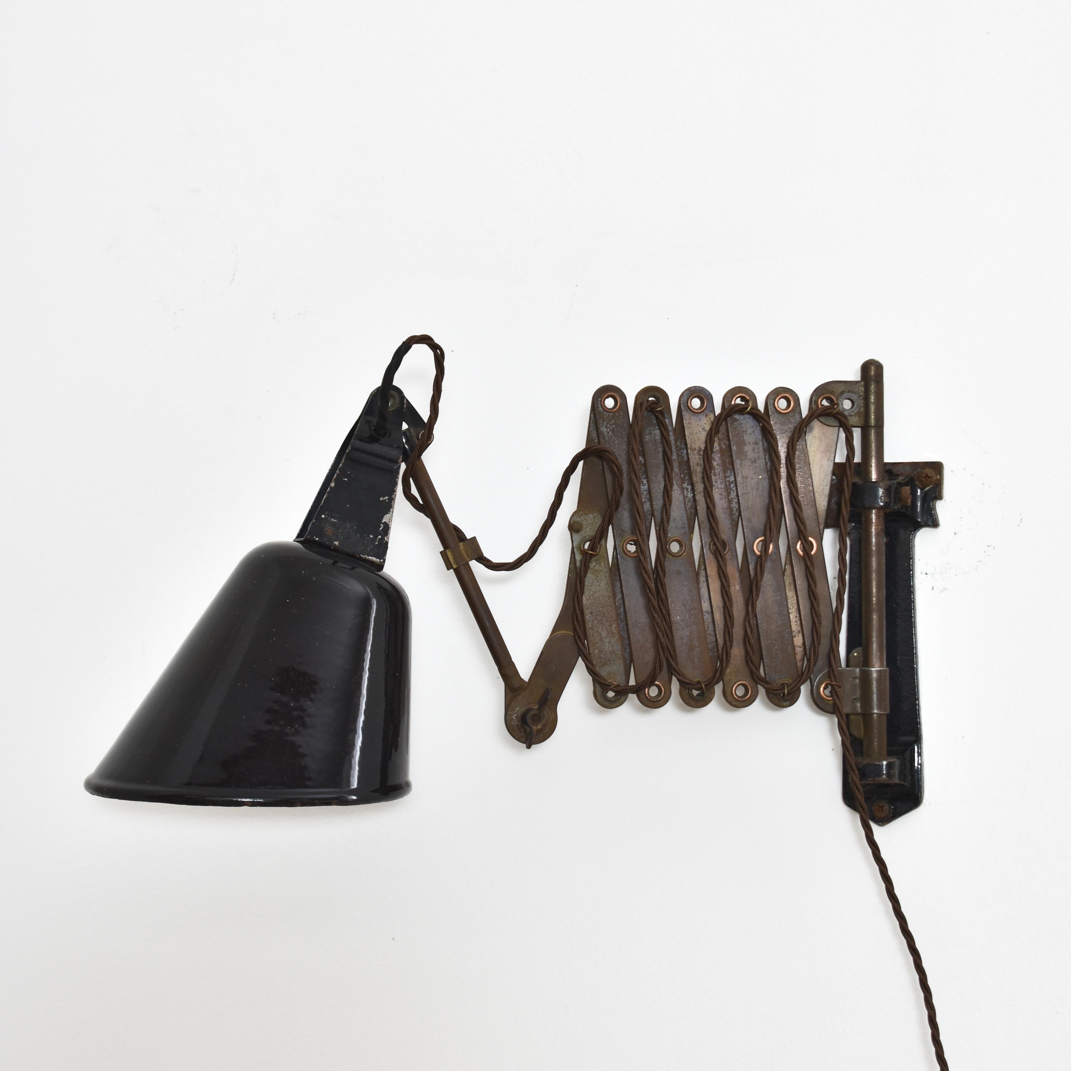 Radialite Industrial Antique Vintage Scissor Wall Light By Walligraph In Good Condition For Sale In Stockbridge, GB