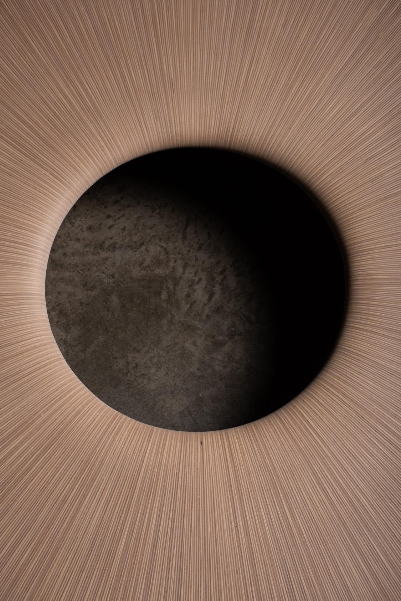 Radian Medium de Piegatto, una mesa de centro escultural contemporánea en Nuevo estado para la venta en Guatemala, GU