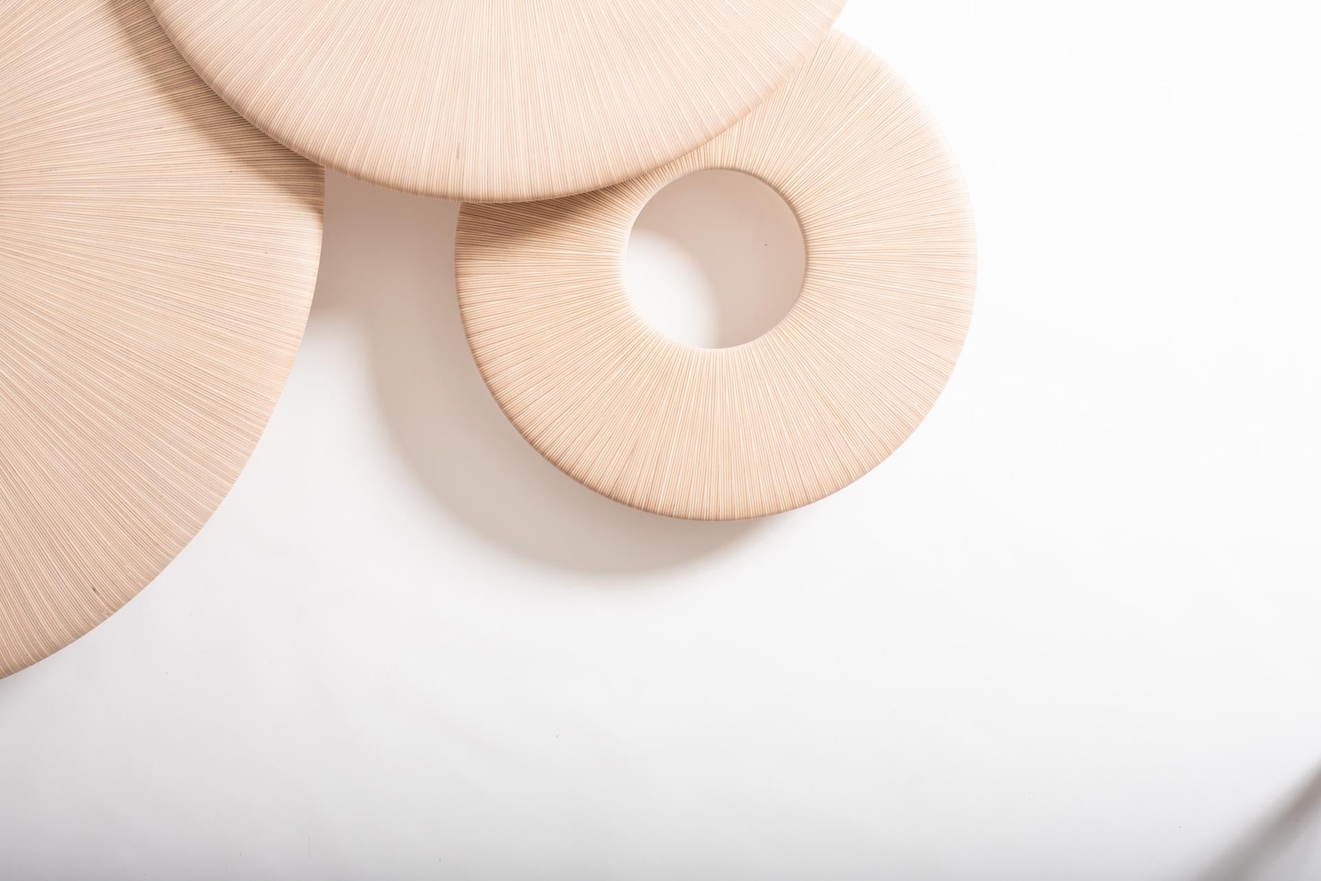 Doré Radian Petit  by Piegatto, une table basse contemporaine sculpturale en vente