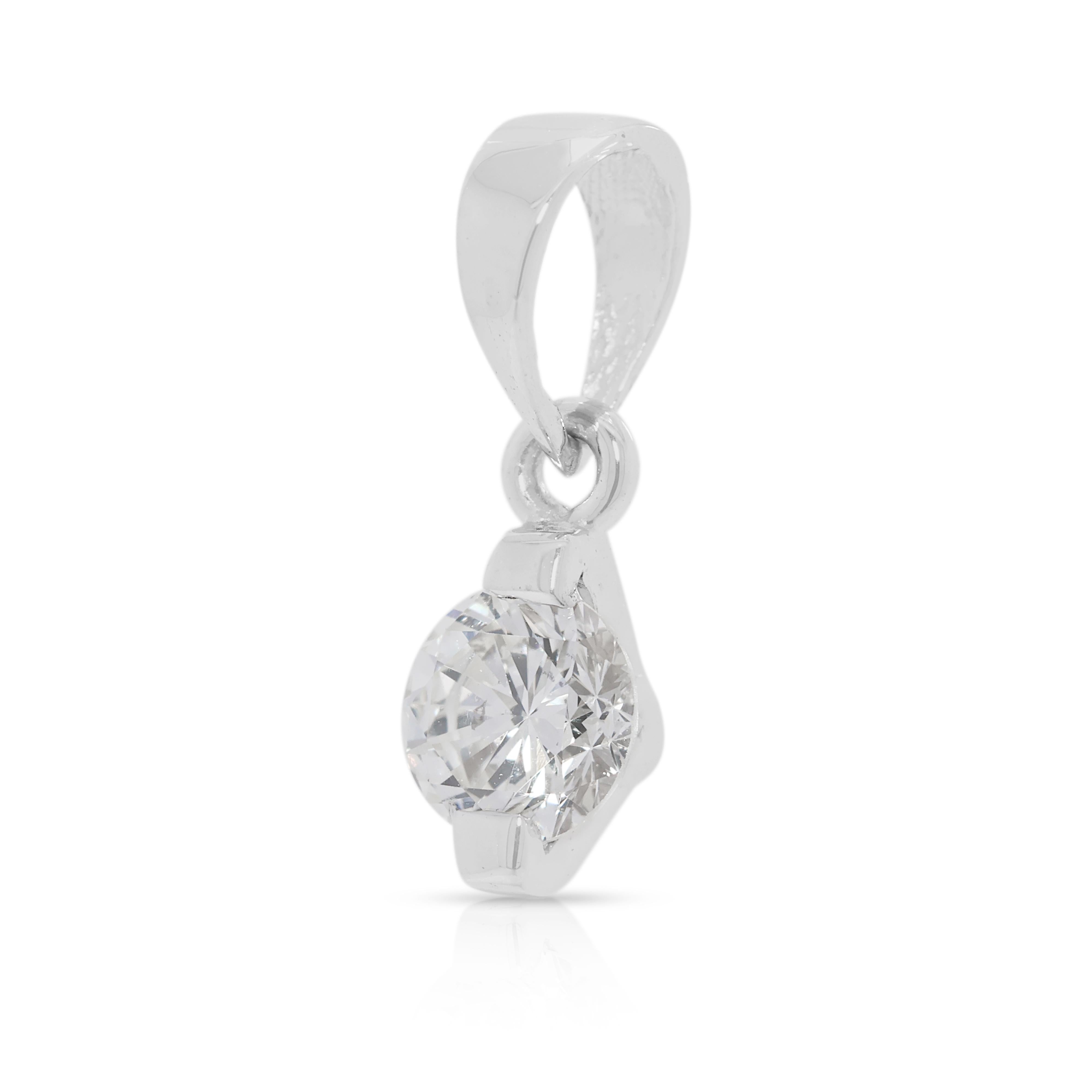 Taille ronde Pendentif solitaire en or blanc 18 carats avec diamant naturel de 0,20 ct radieux en vente