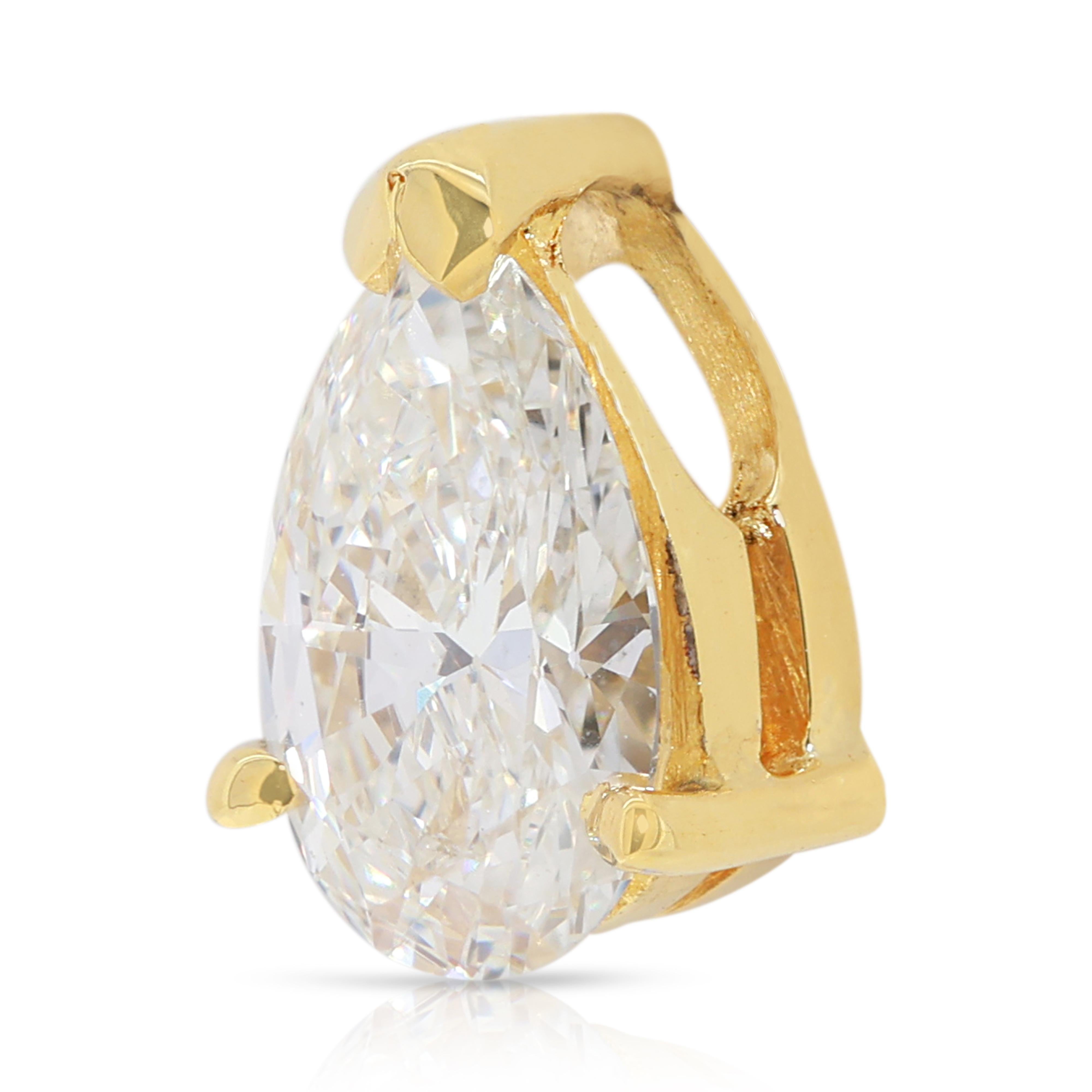 Pendentif en or jaune 18 carats avec diamant radiant de 0,38 ct en forme de poire - Pendentif uniquement Neuf - En vente à רמת גן, IL