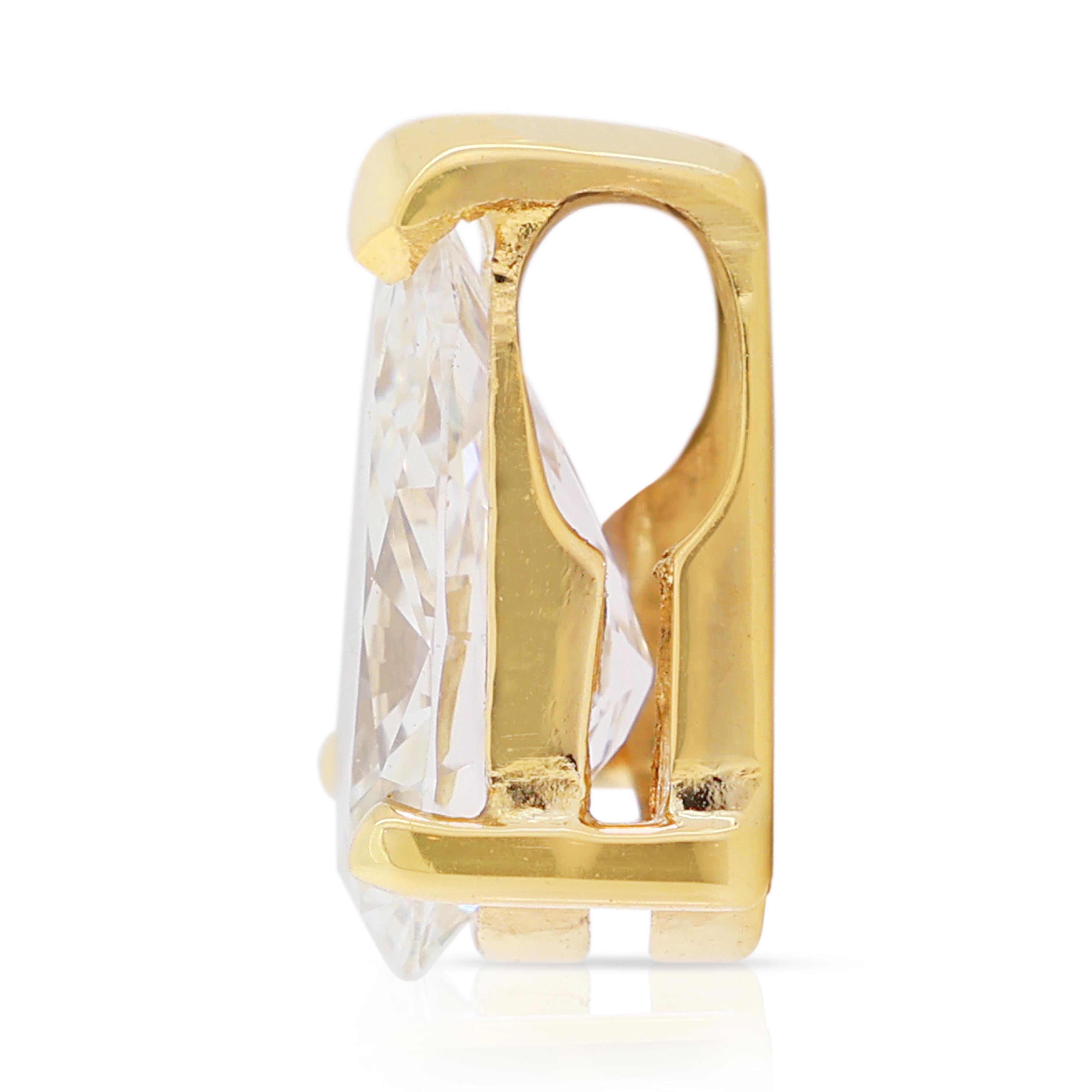 Pendentif en or jaune 18 carats avec diamant radiant de 0,38 ct en forme de poire - Pendentif uniquement Pour femmes en vente