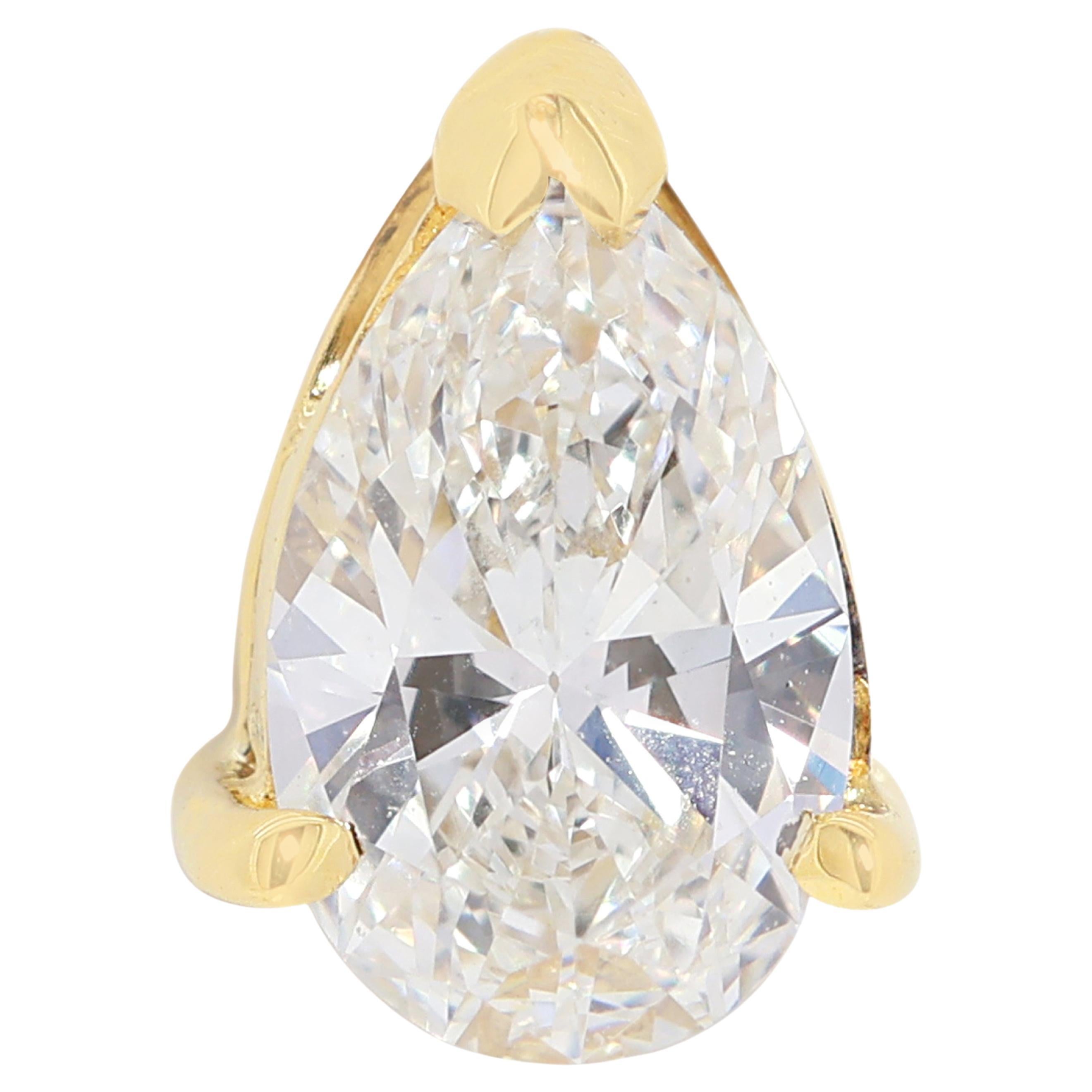 Colgante de diamante radiante en forma de pera de 0,38 ct en oro amarillo de 18 quilates - Sólo colgante