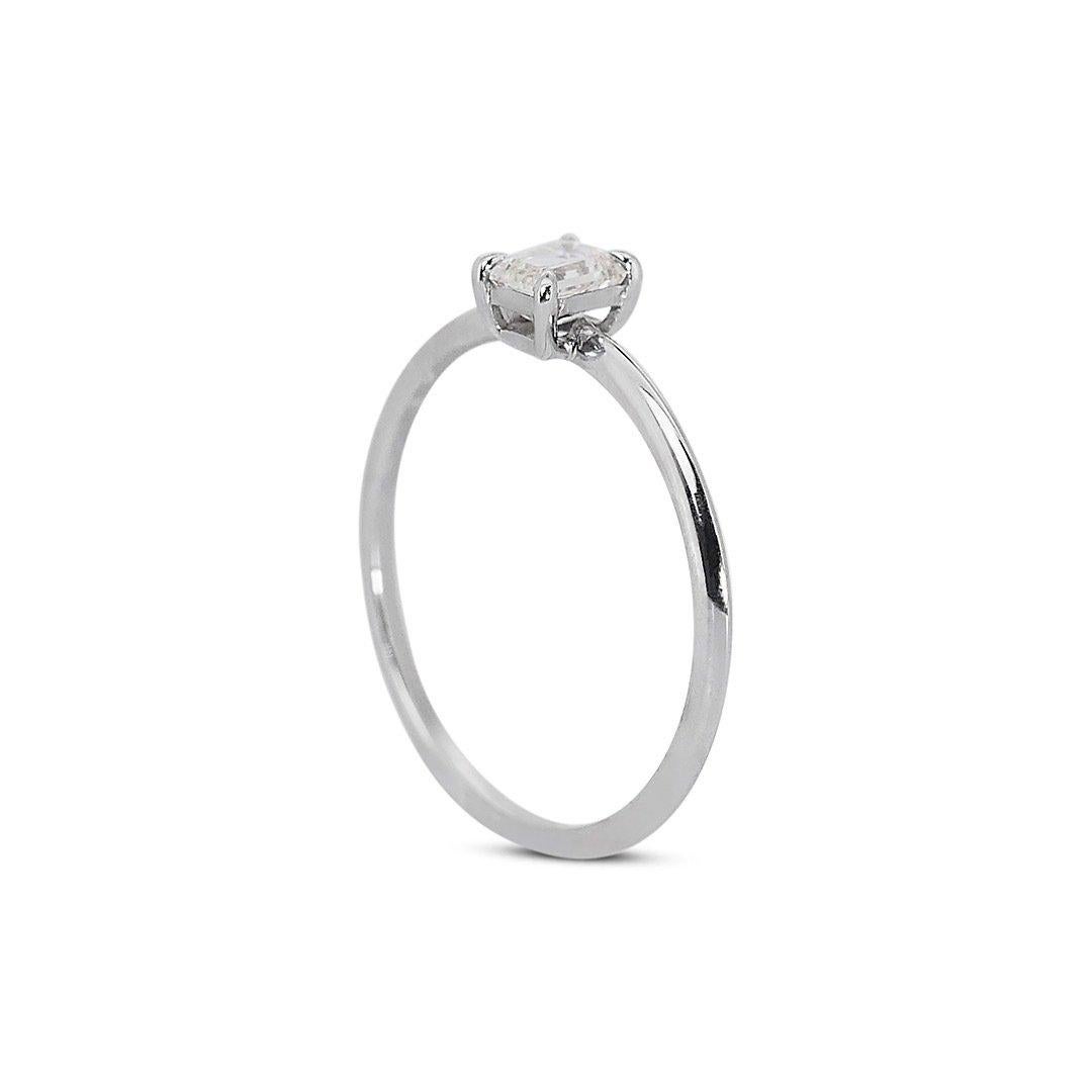 Radiant 0.70ct Emerald-Cut Solitaire Diamond Ring in 18k White Gold - GIA  In New Condition For Sale In רמת גן, IL