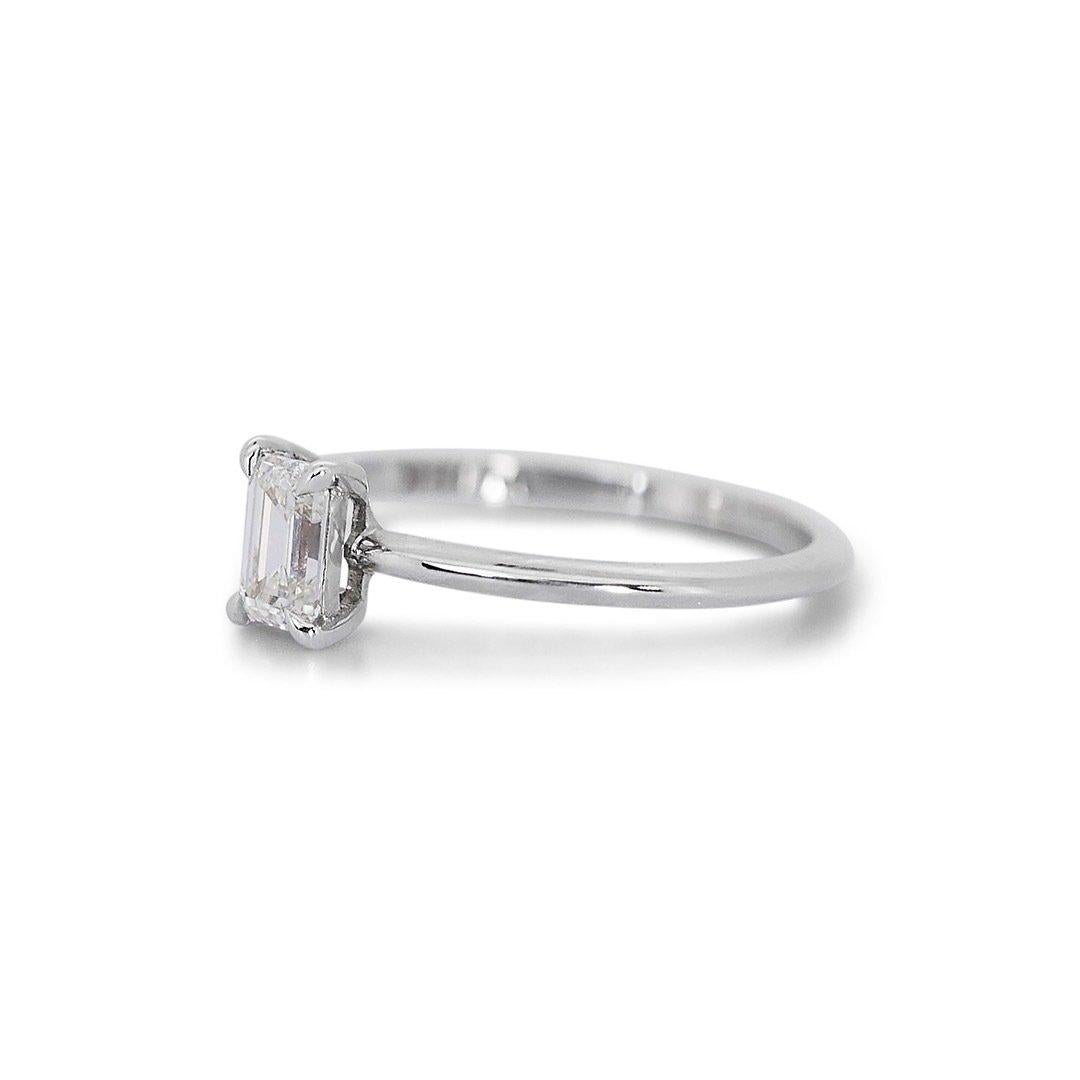 Radiant 0.70ct Emerald-Cut Solitaire Diamond Ring in 18k White Gold - GIA  For Sale 1