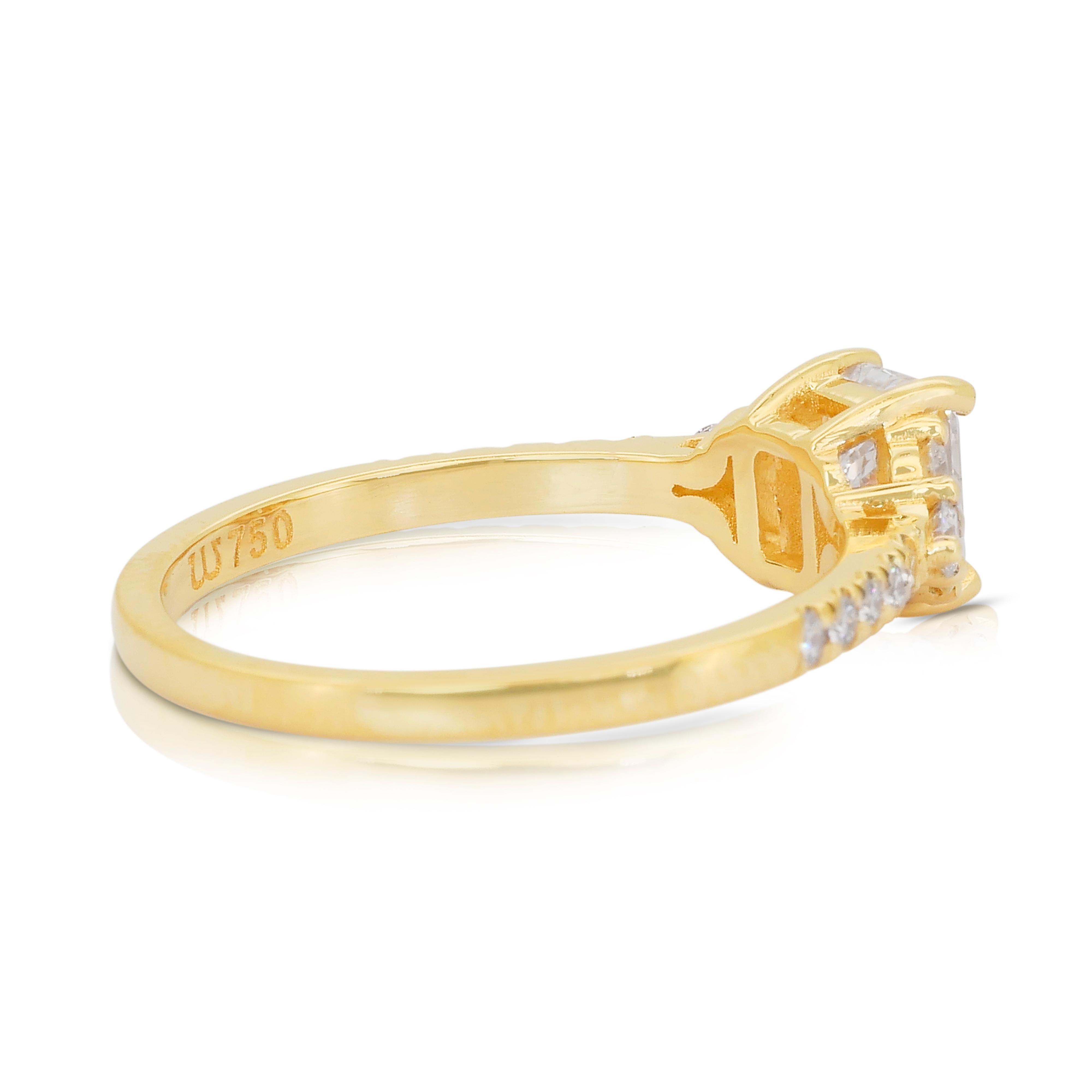 Taille radiant Bague en or jaune 18k avec pavé de diamants radieux de 0,99ct - Certifiée GIA en vente