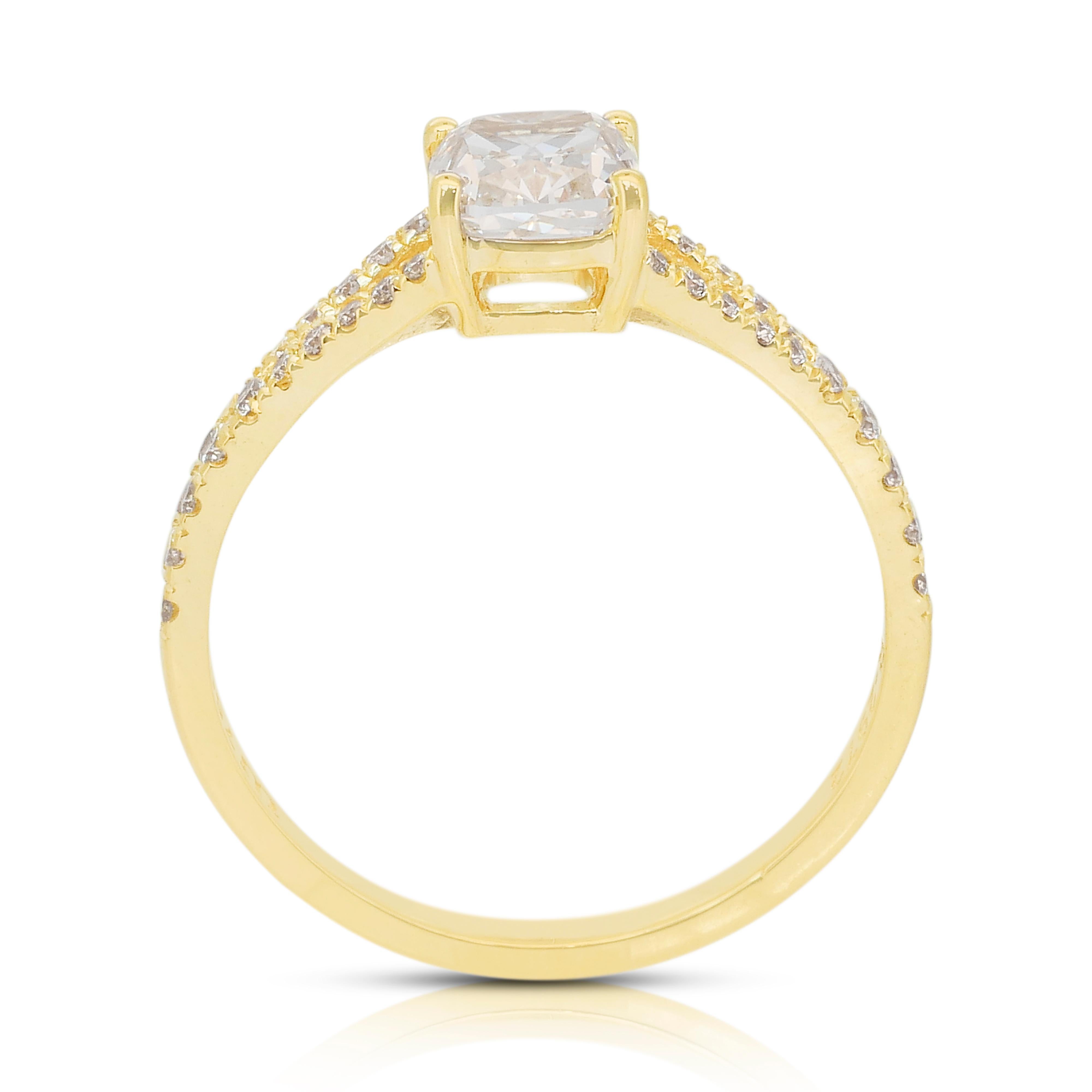 Radiant 1.26ct Diamonds Pave Ring in 18k Yellow Gold - IGI Certified For Sale 4