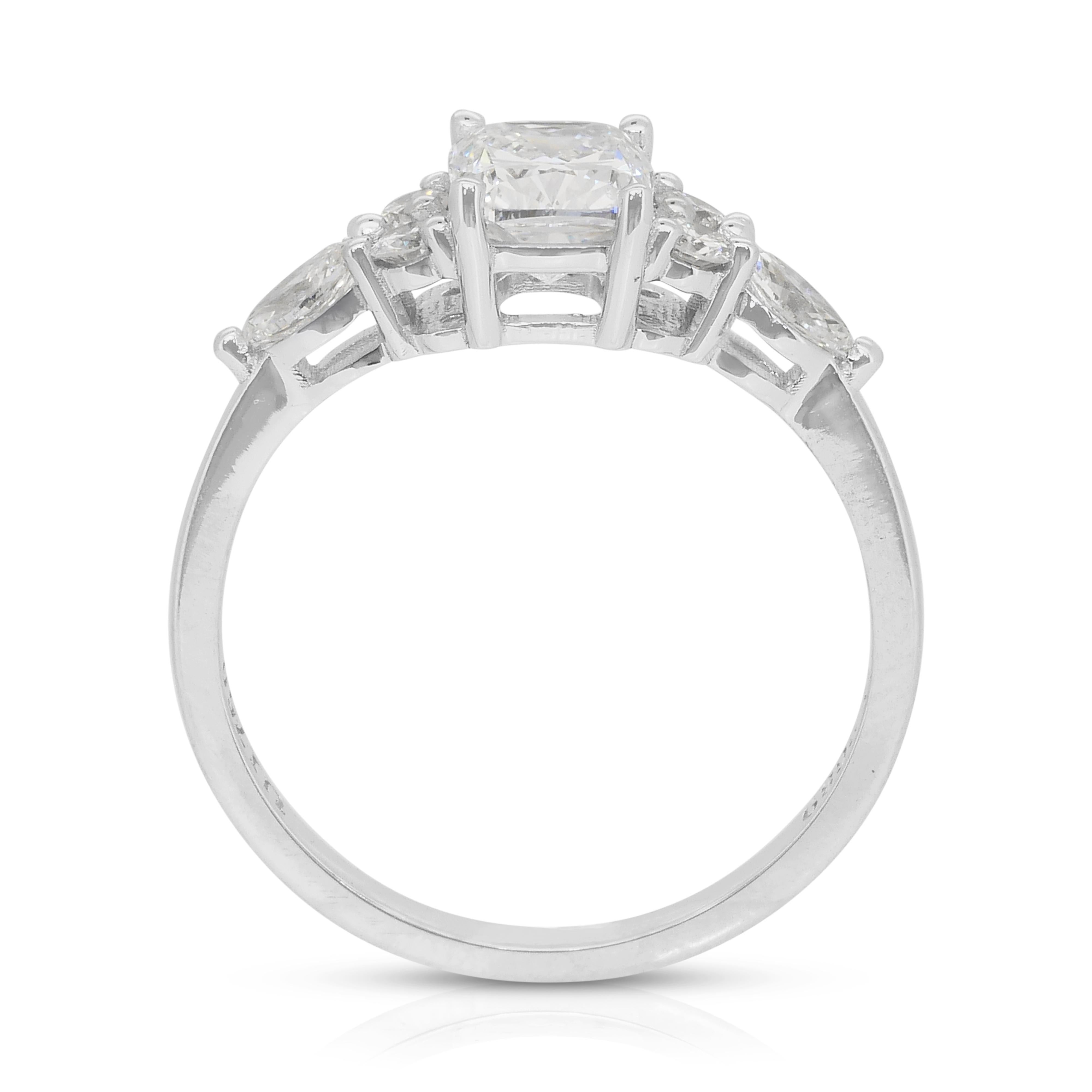 Anello con pavé di diamanti da 1,40 carati in oro bianco 18 carati - Certificato GIA in vendita 3