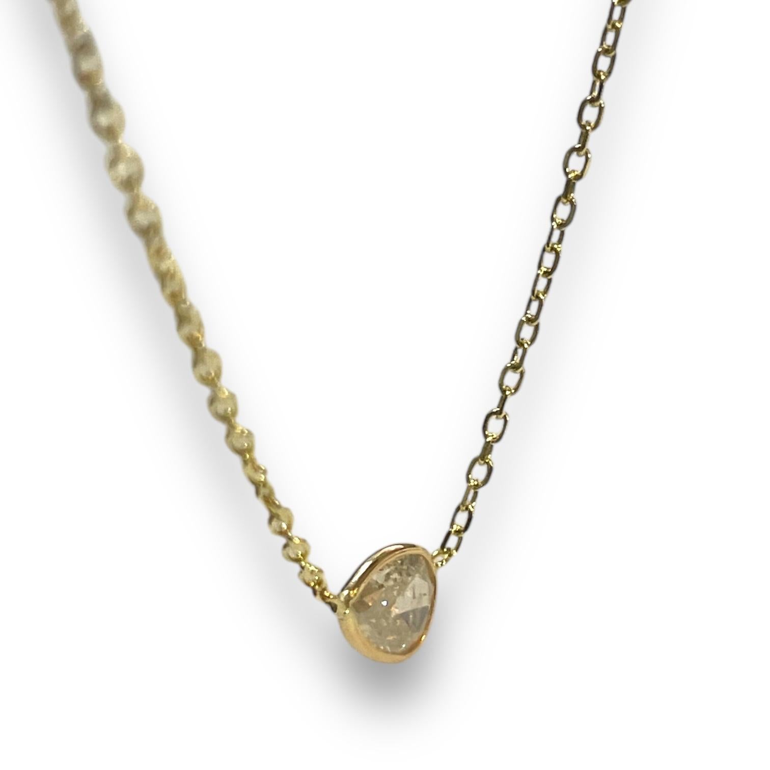 Collier radiant en or jaune 14 carats avec diamants naturels taille poire de 0,73 carat en vente 1