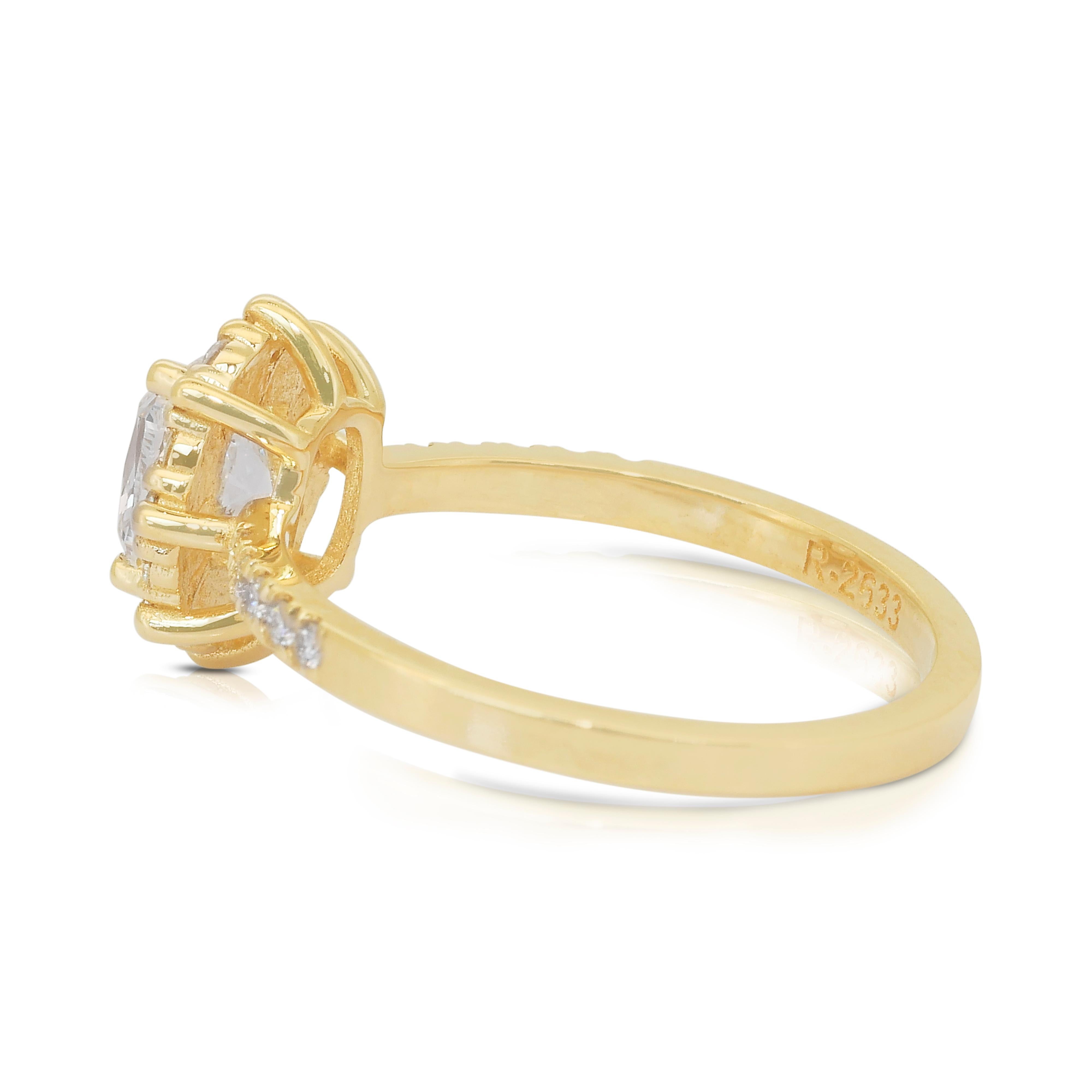 Radiant 1,62 Karat Diamanten Halo-Ring aus 18 Karat Gelbgold - IGI-zertifiziert im Zustand „Neu“ in רמת גן, IL