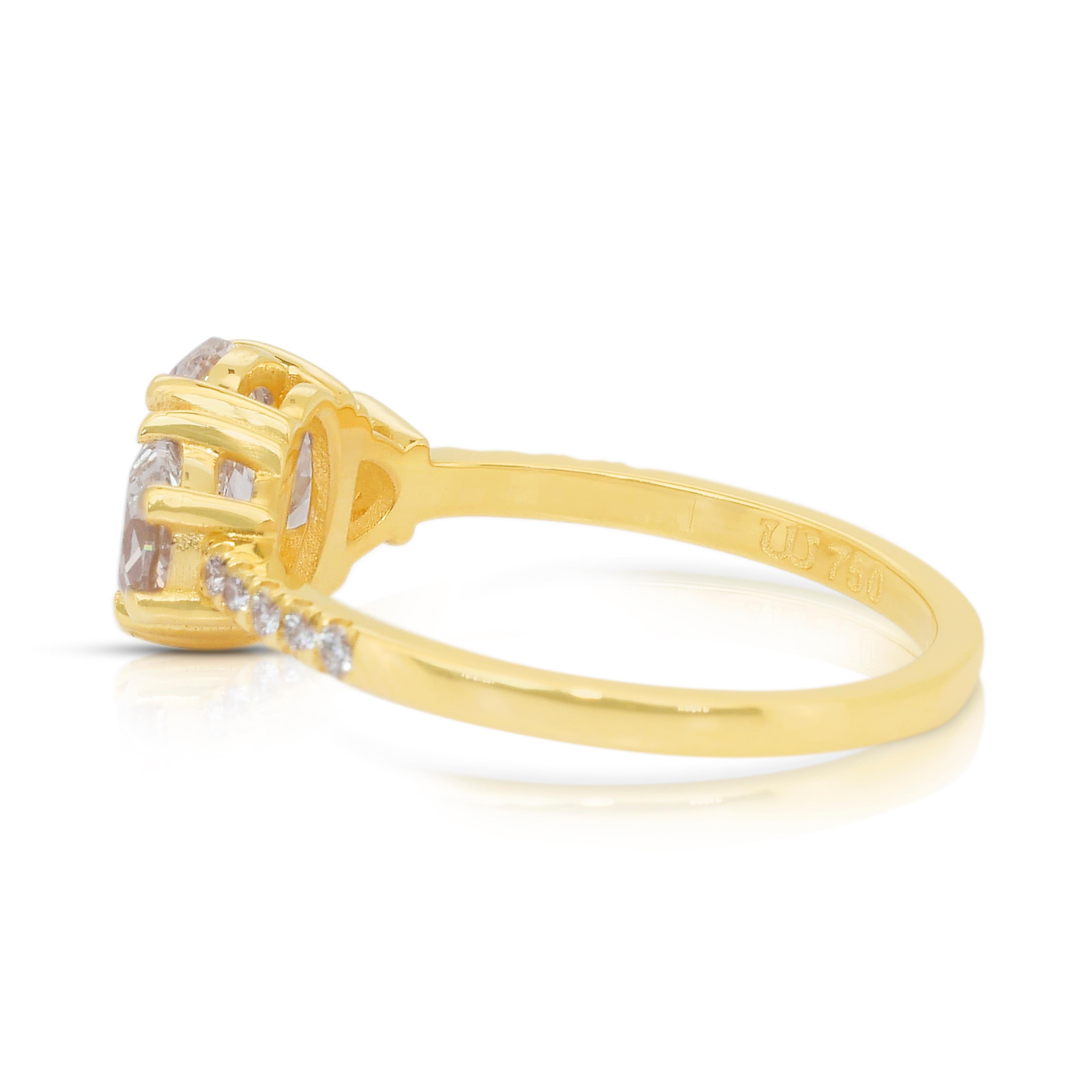 Bague 3 pierres en or jaune 18 carats avec 1,76 ct de diamants - certifié IGI Neuf - En vente à רמת גן, IL