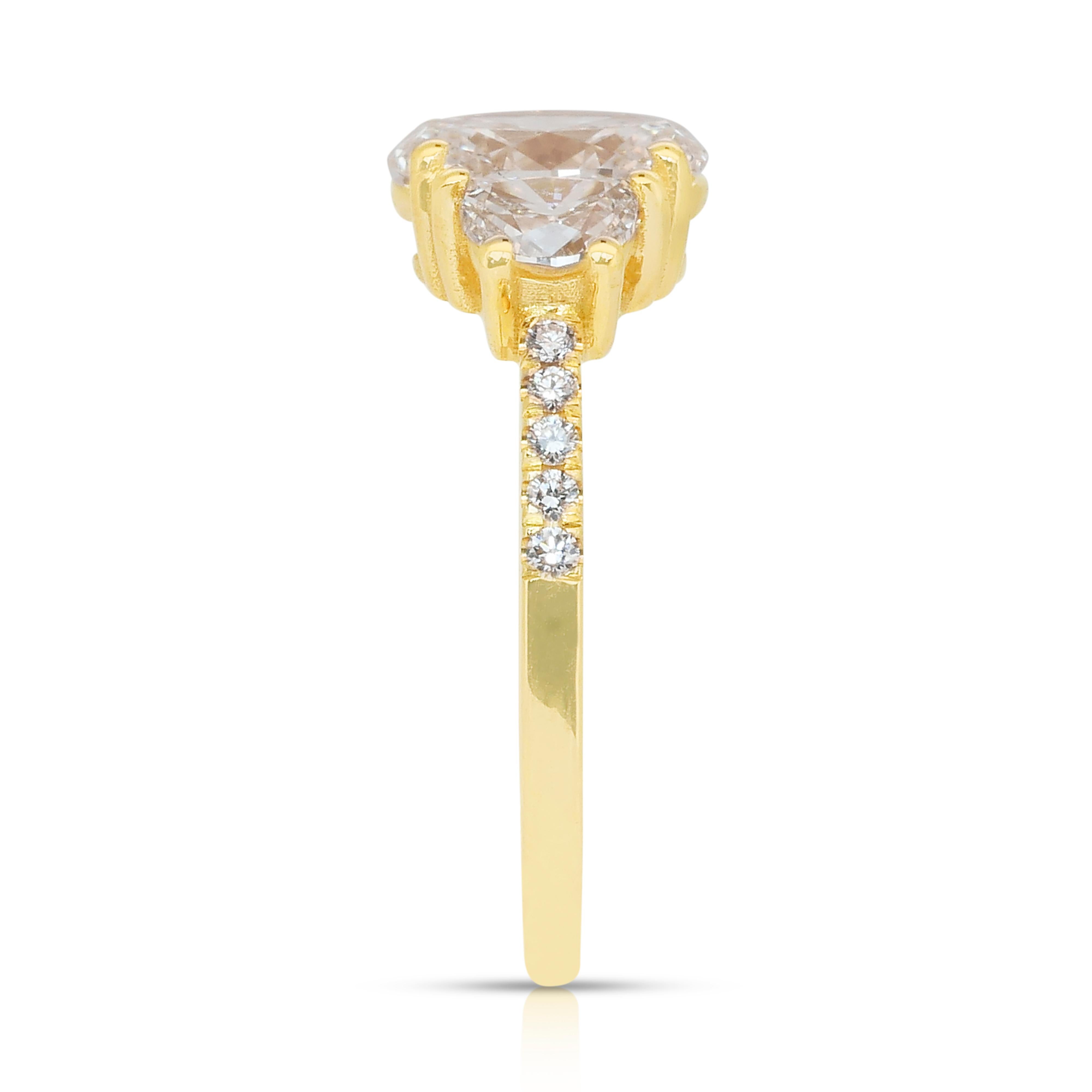 Bague 3 pierres en or jaune 18 carats avec 1,76 ct de diamants - certifié IGI en vente 1