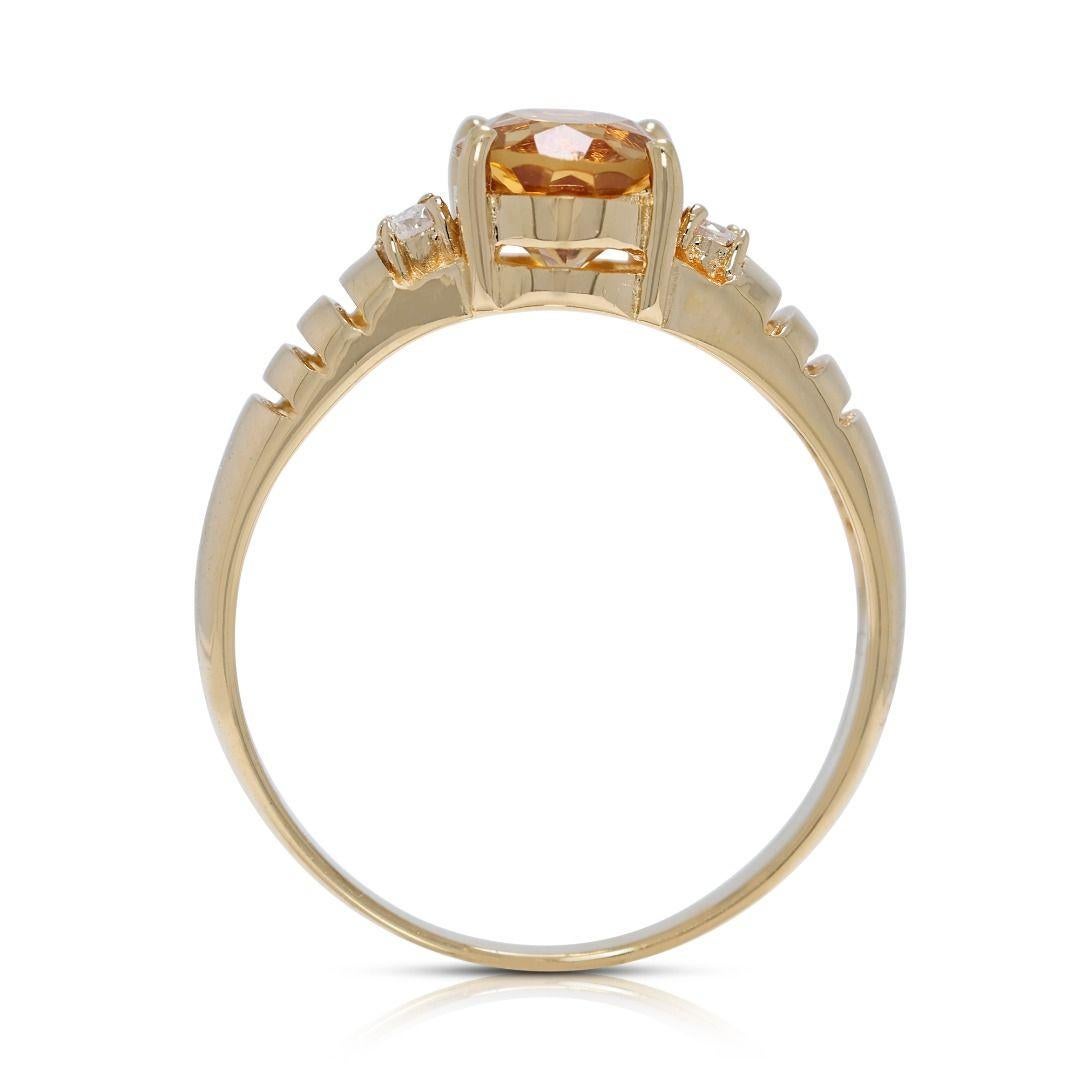 Radiant 1.86ct Citrine and Natural Diamonds Ring in 18K Yellow Gold For Sale 2