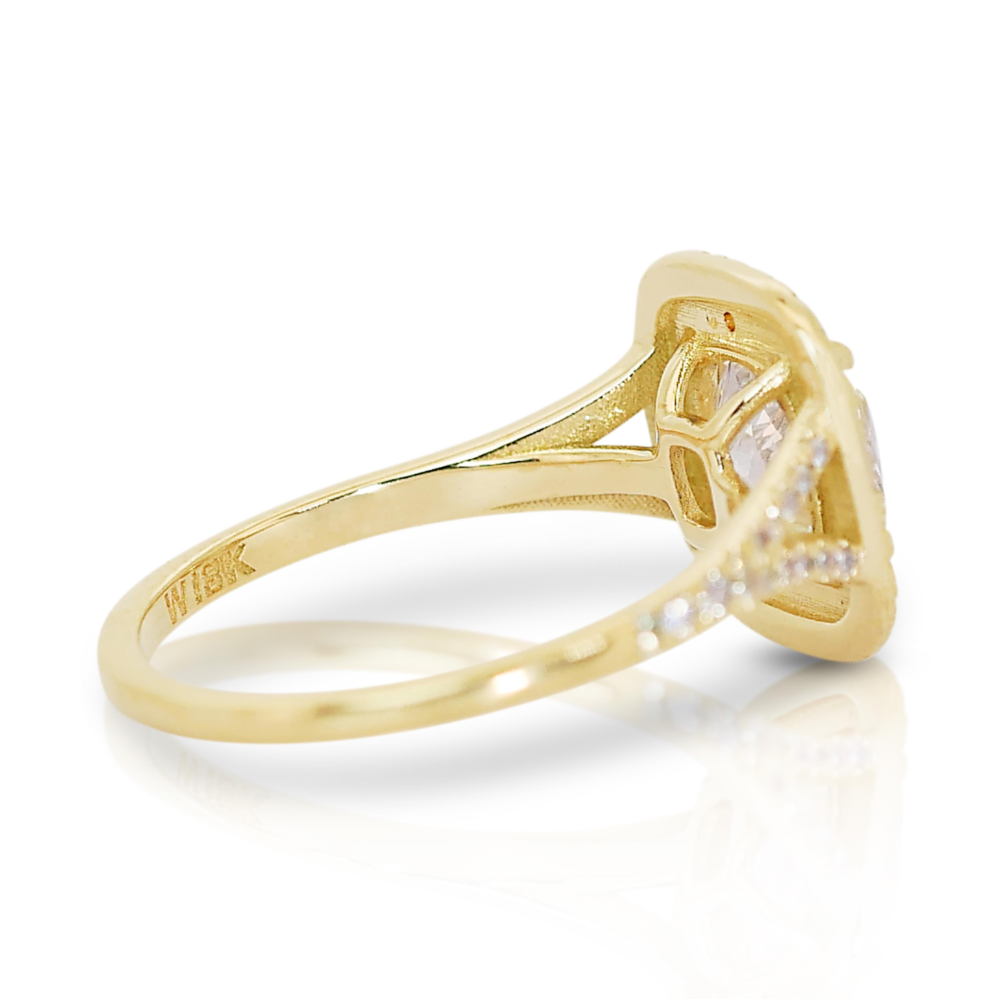 Bague double halo en or jaune 18k avec diamant coussin 1,82 ct - IGI  Neuf - En vente à רמת גן, IL