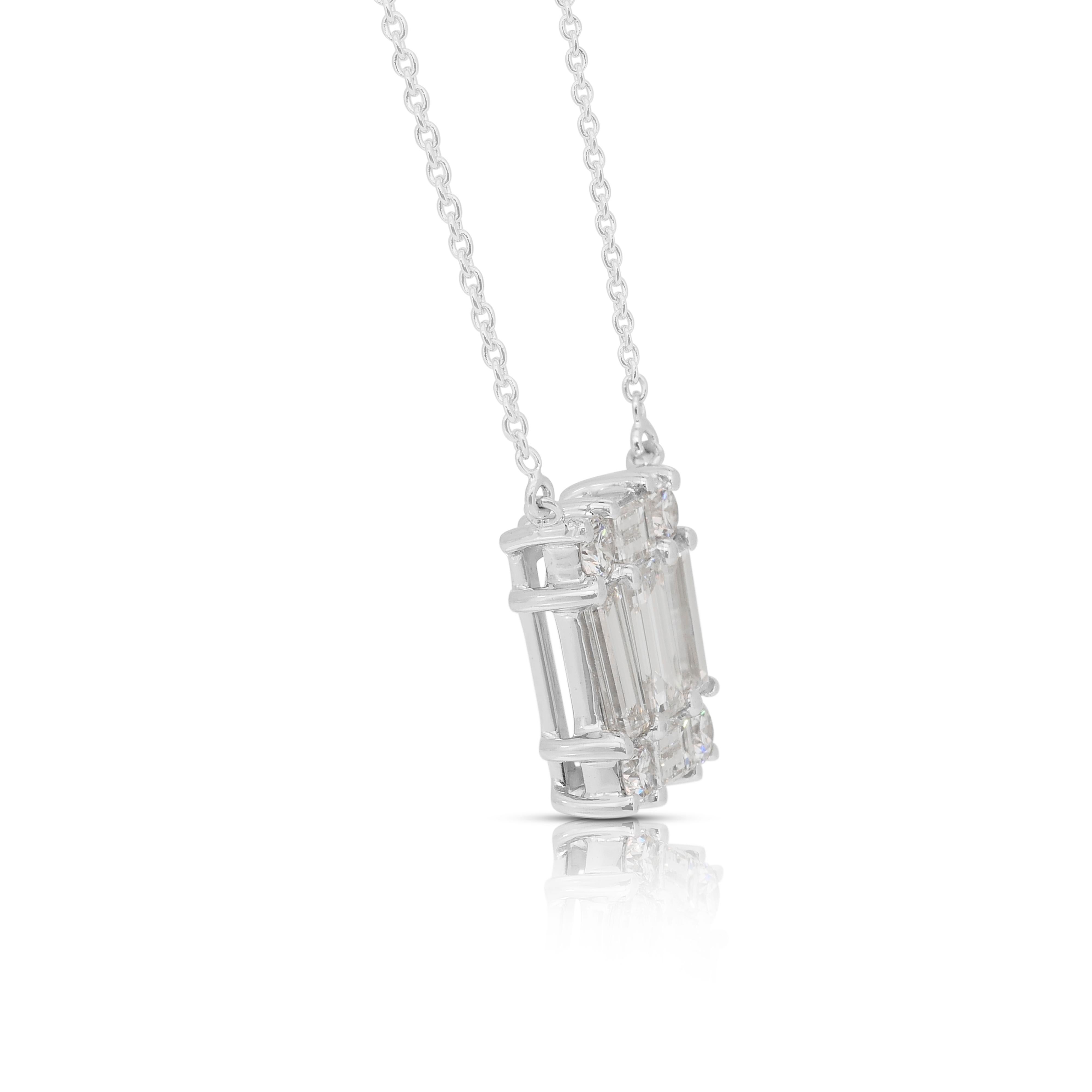 Collier avec pendentif en or blanc 18 carats et diamants rayonnants de 1,92 ct - certifié IGI en vente 1
