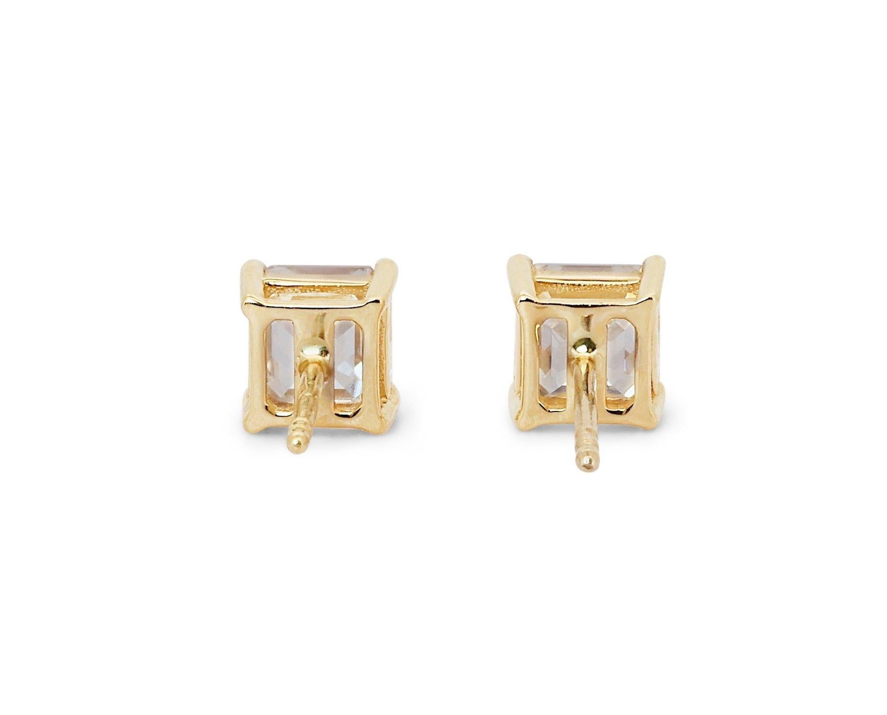 Radiant 2.00ct Diamonds Stud Earrings in 18k Yellow Gold - GIA Certified 2
