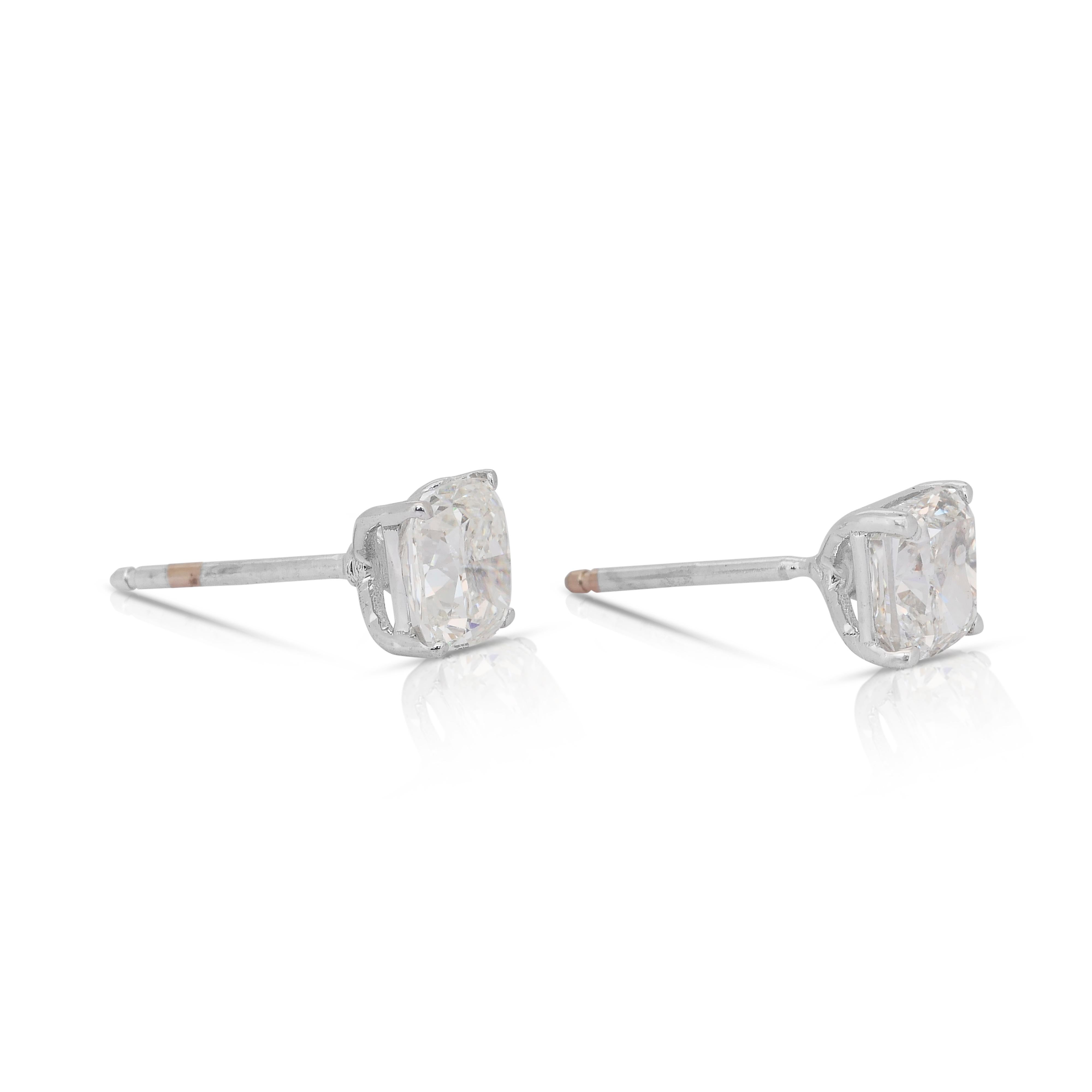 Boucles d'oreilles en or blanc 18 carats avec 2.03ct de diamants - IGI Certified en vente 1