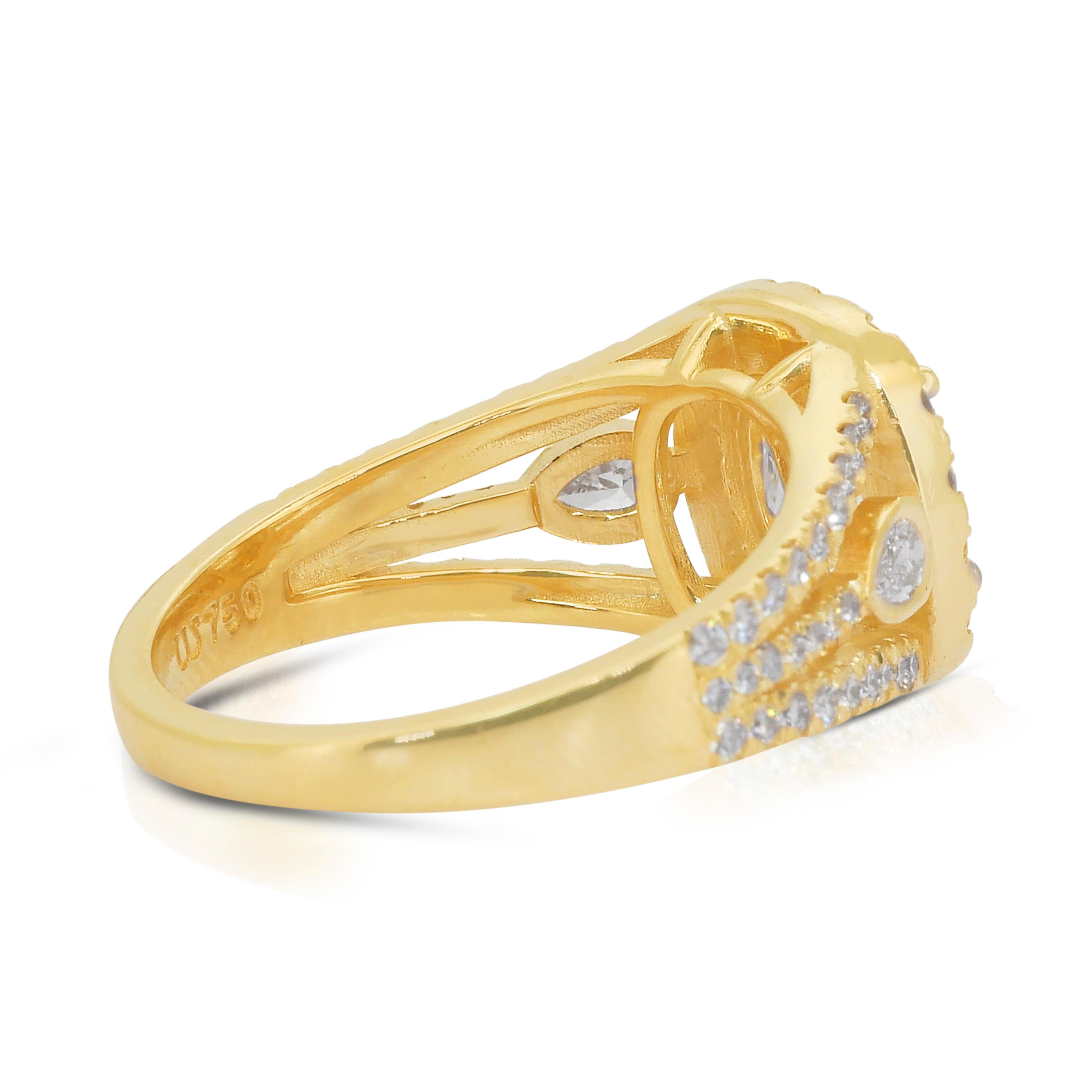 Radiant 2.41ct Diamonds Halo Ring in 18k Yellow Gold - IGI Certified In New Condition For Sale In רמת גן, IL