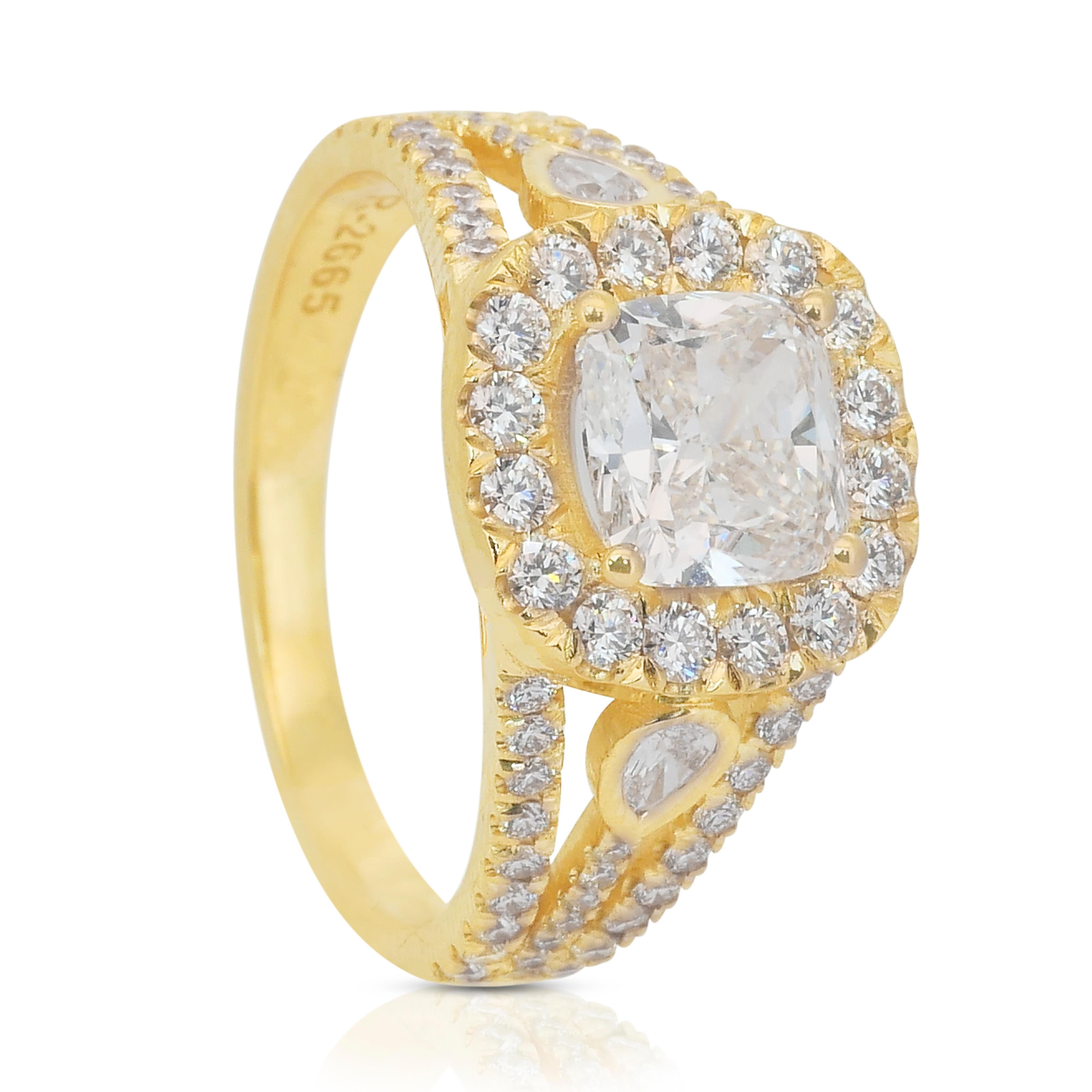 Radiant 2.41ct Diamonds Halo Ring in 18k Yellow Gold - IGI Certified For Sale 3