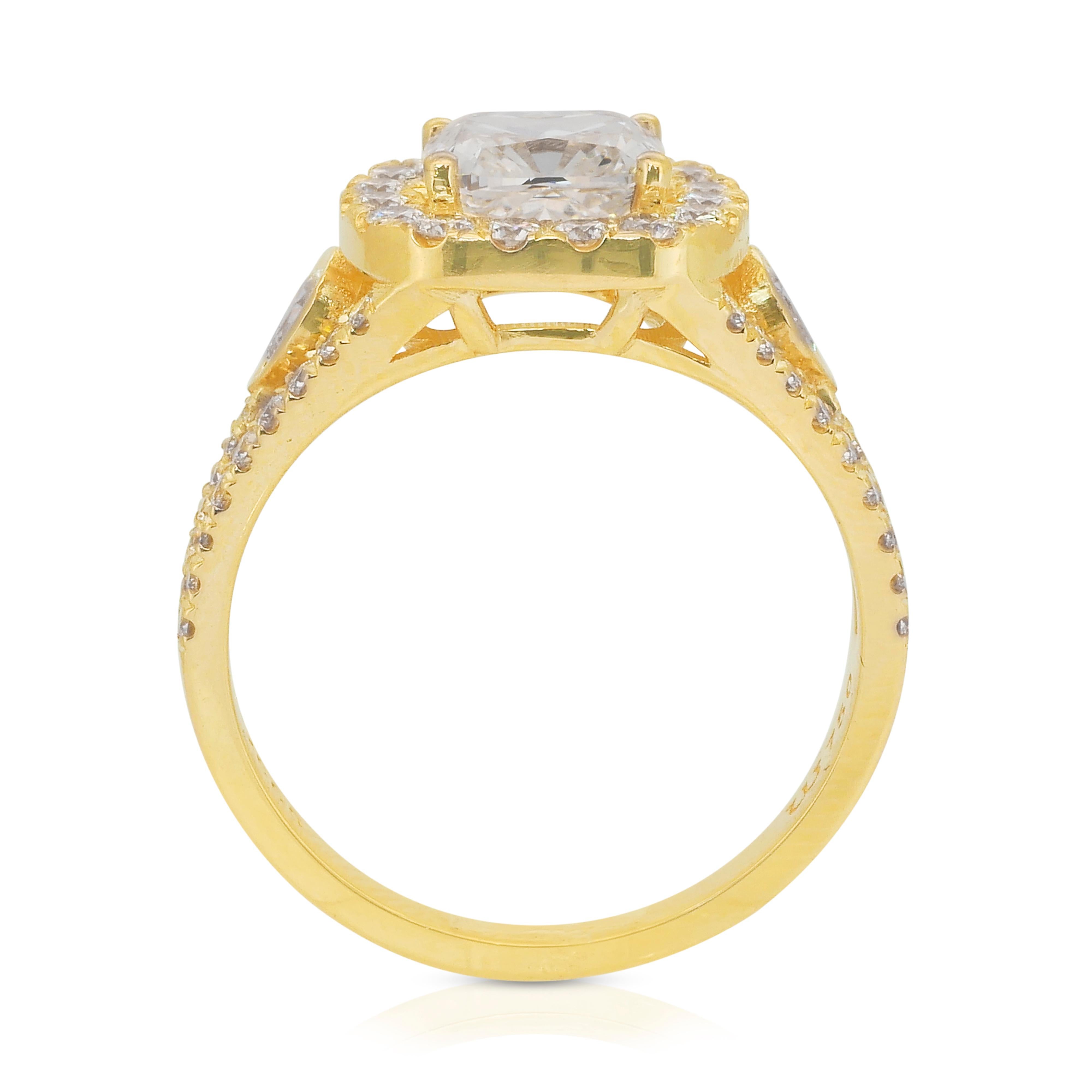 Radiant 2.41ct Diamonds Halo Ring in 18k Yellow Gold - IGI Certified For Sale 4