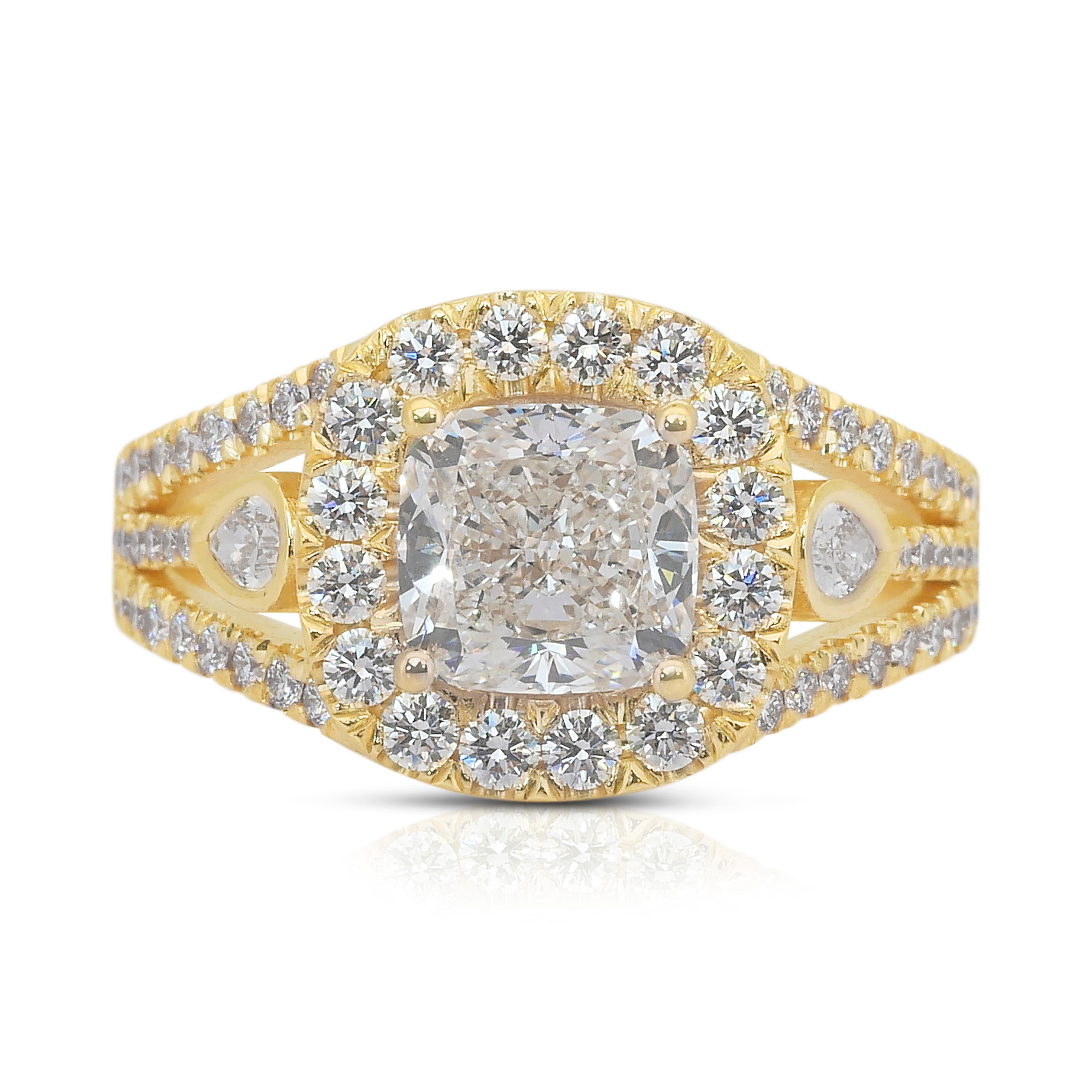 Radiant 2,41ct Diamanten Halo Ring in 18k Gelbgold - IGI zertifiziert